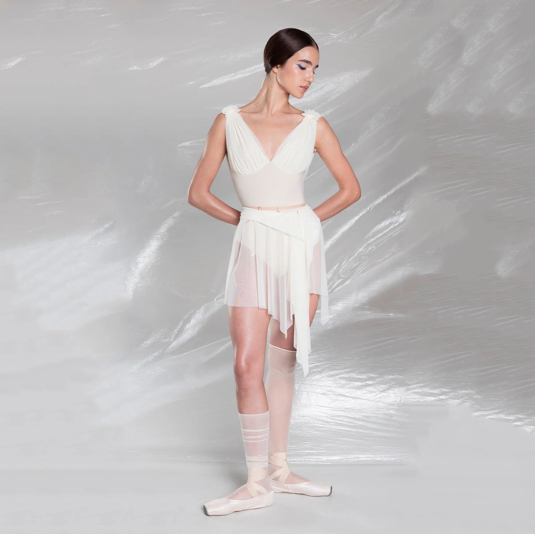 Women White "BOW" Ballet Skirt(251SK62FT/edelweiss)