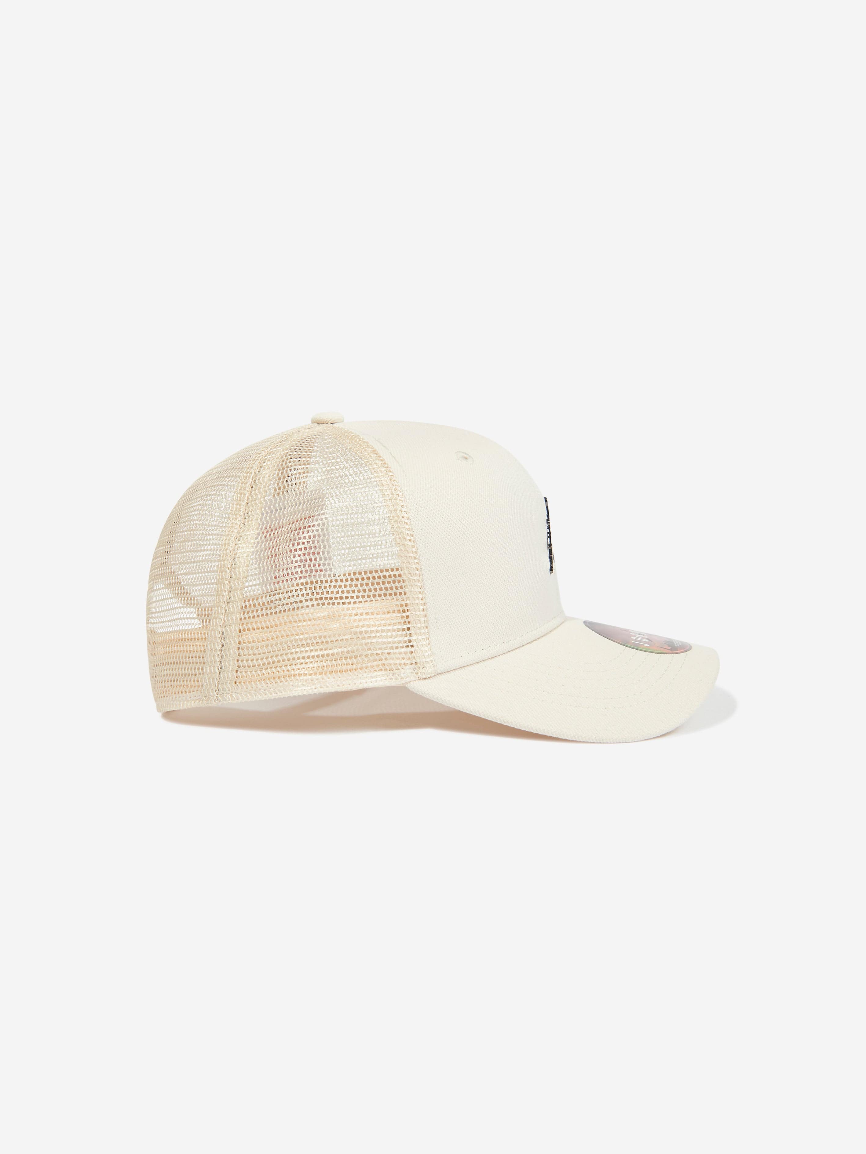 Kids Metal Jumpman Trucker Cap in Beige