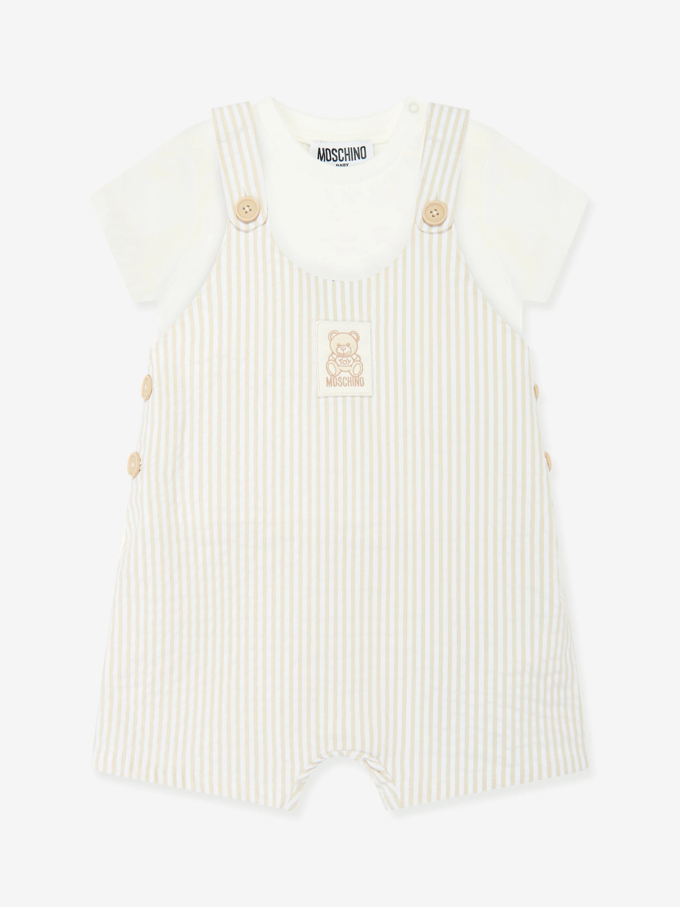 T-SHIRT+ DUNGAREES