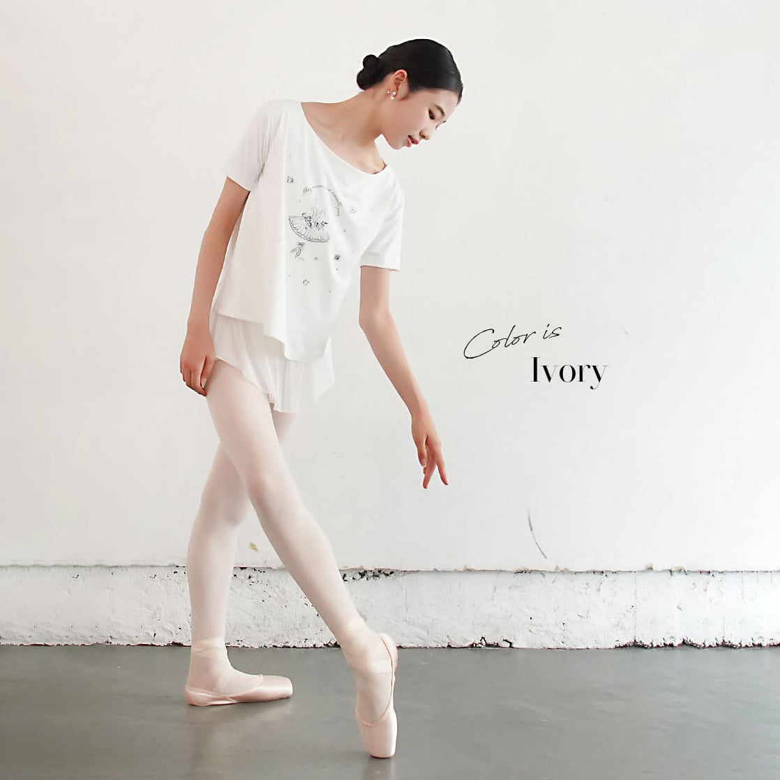 Women Ivory"abby-w25/ivory"Ballet T-Shirt