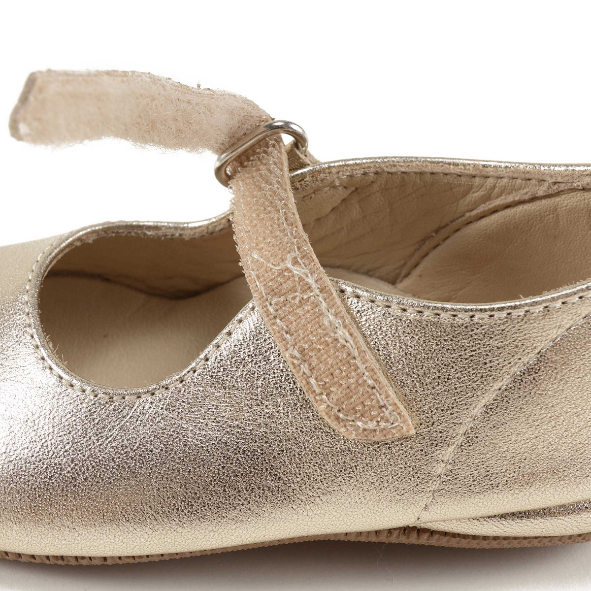 Chaussures en cuir doré pour filles