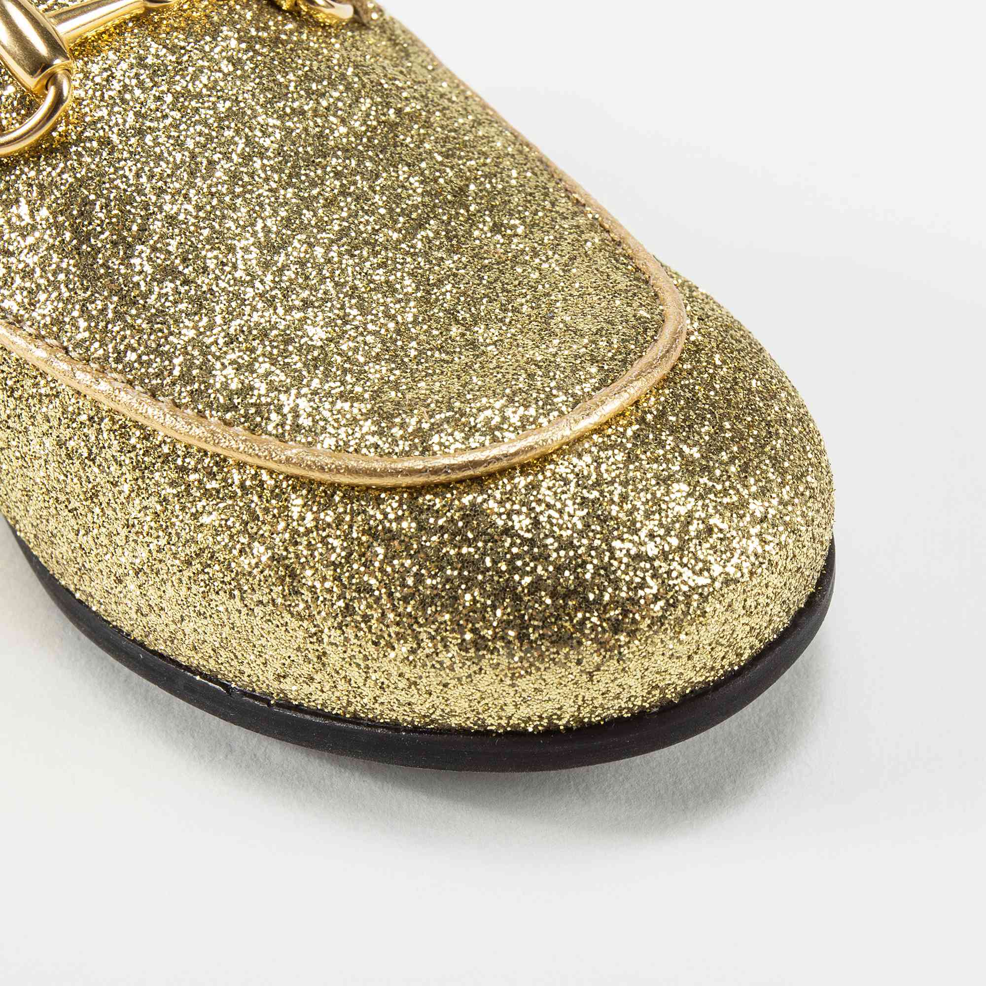Chaussures dorées pour bébés filles
