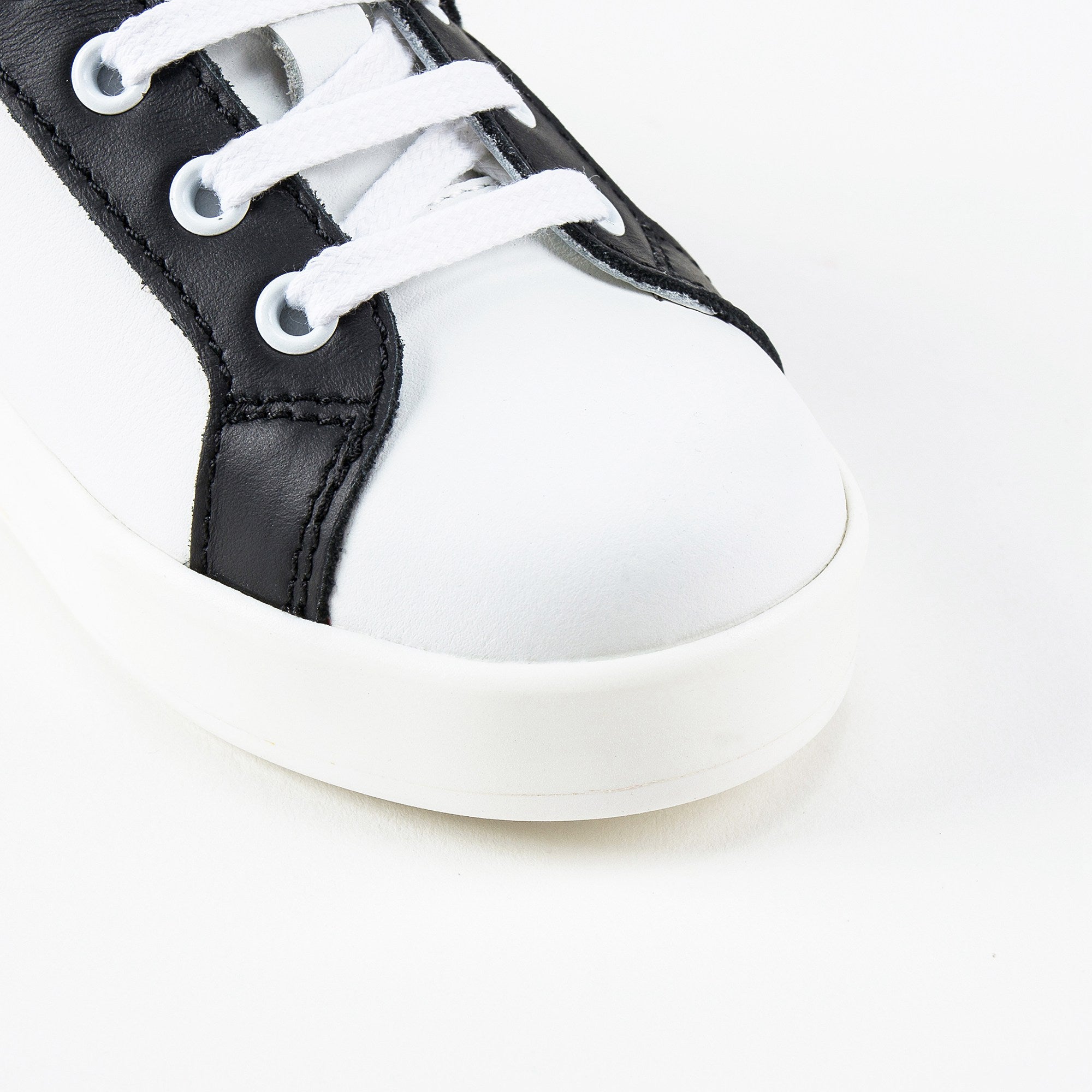 Girls White Leather Rose Shoes