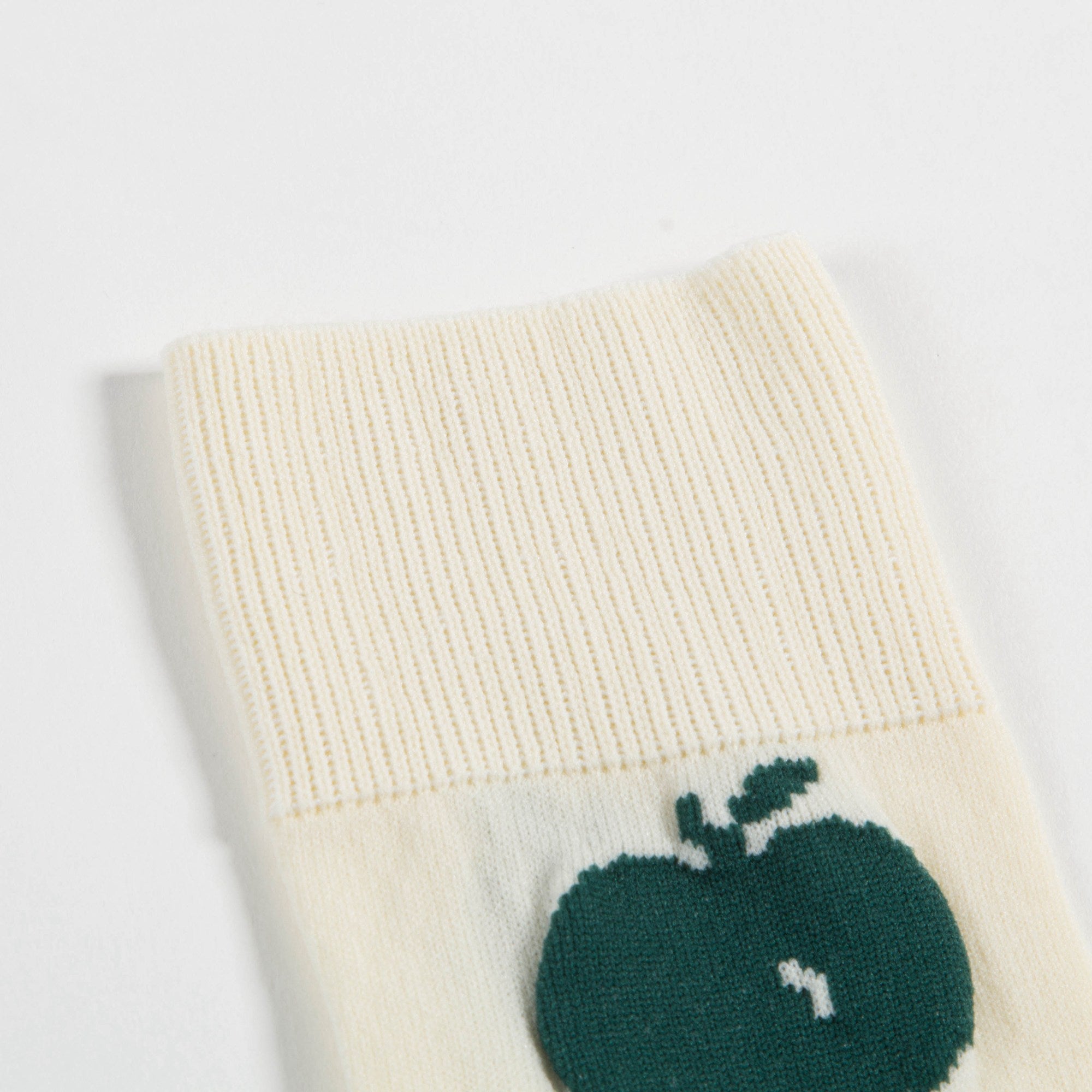 Chaussettes blanches en coton écru pour filles