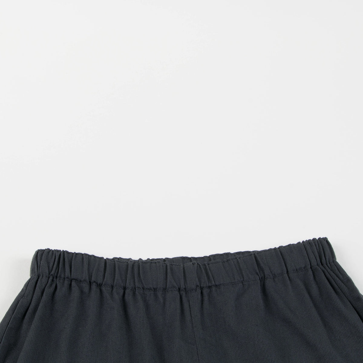 Short noir pour fille
