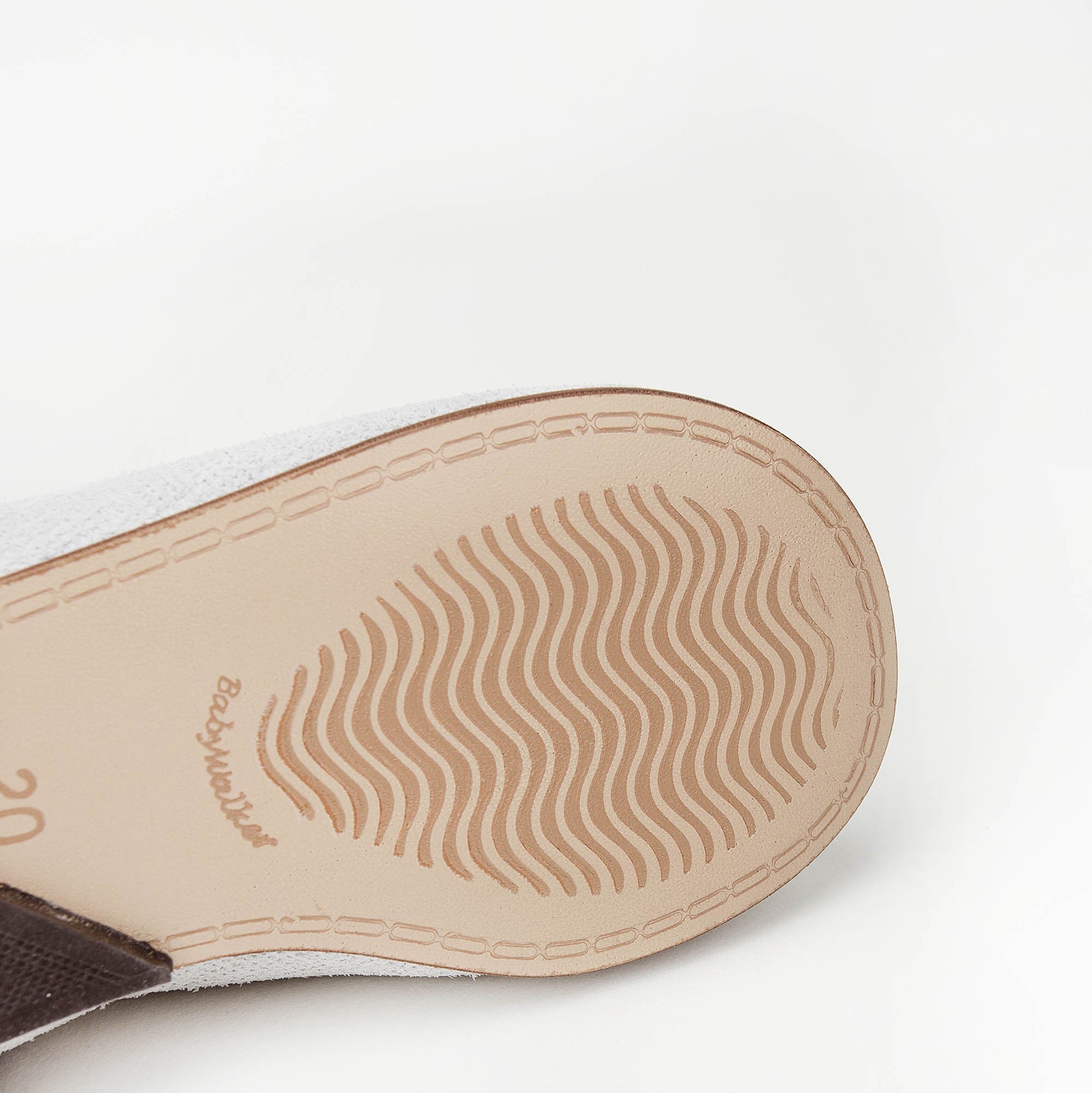 Ballerines grises en cuir à talons avec fleurs en mousseline pour fille