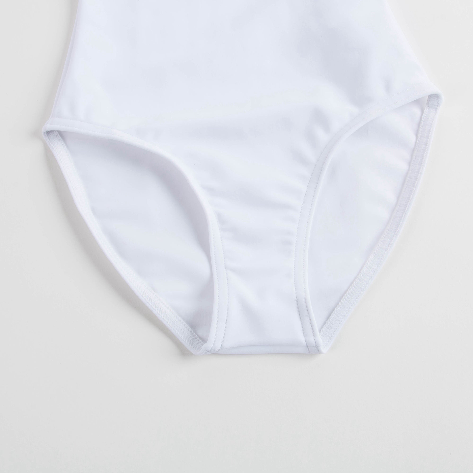 Justaucorps blanc froncé pour fille à larges bretelles