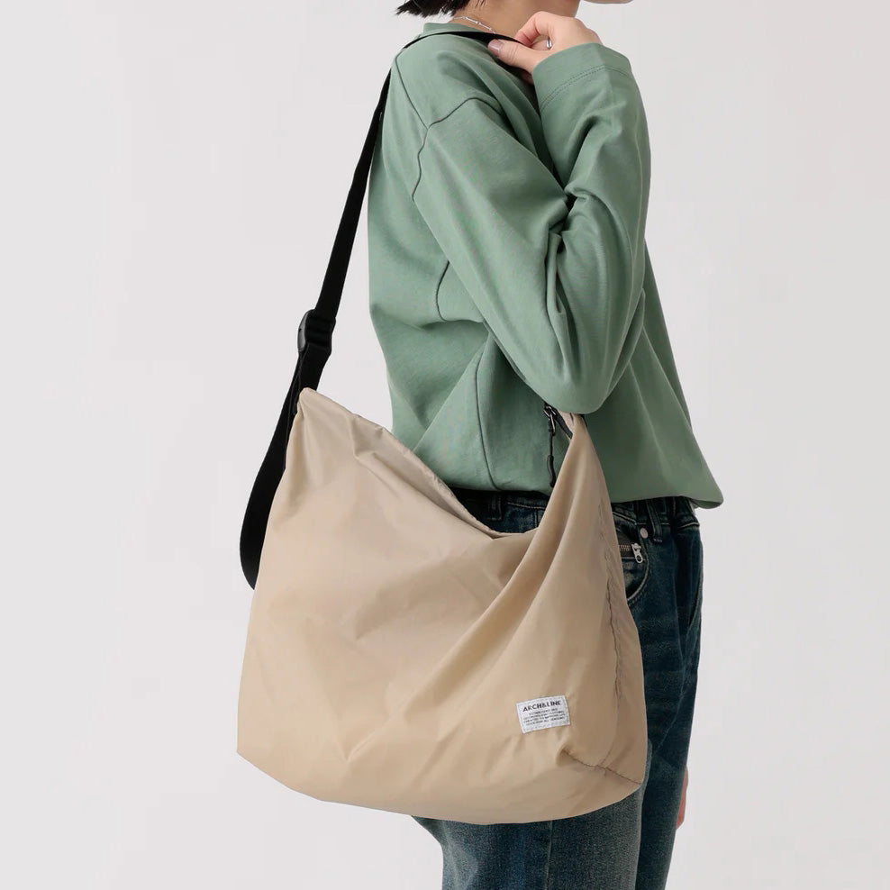 Beige Crossbody Bag(宽44x高34x深13cm)