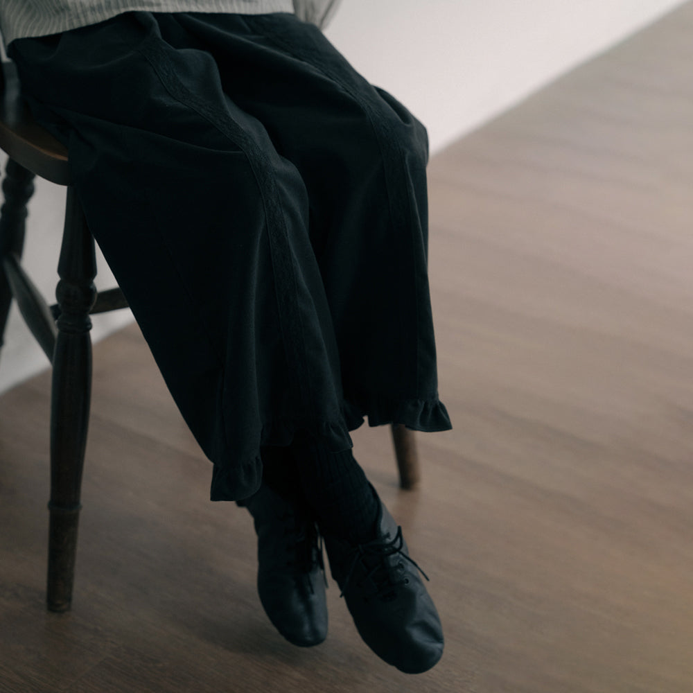 Pantalon en velours côtelé couleur charbon avec dentelle pour filles