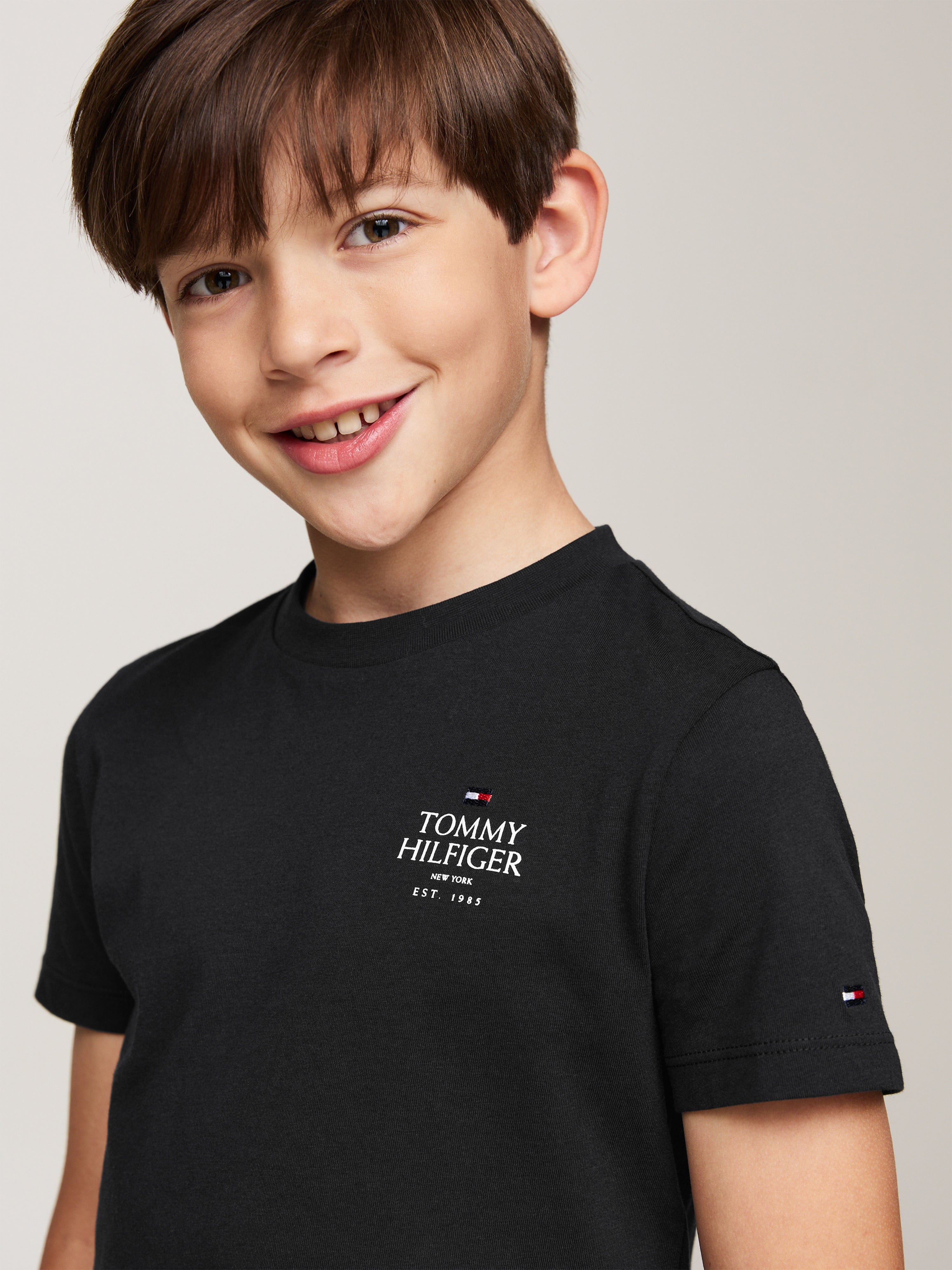 Tommy Hilfiger Boys Logo Puff Print Regular T-Shirt in Navy