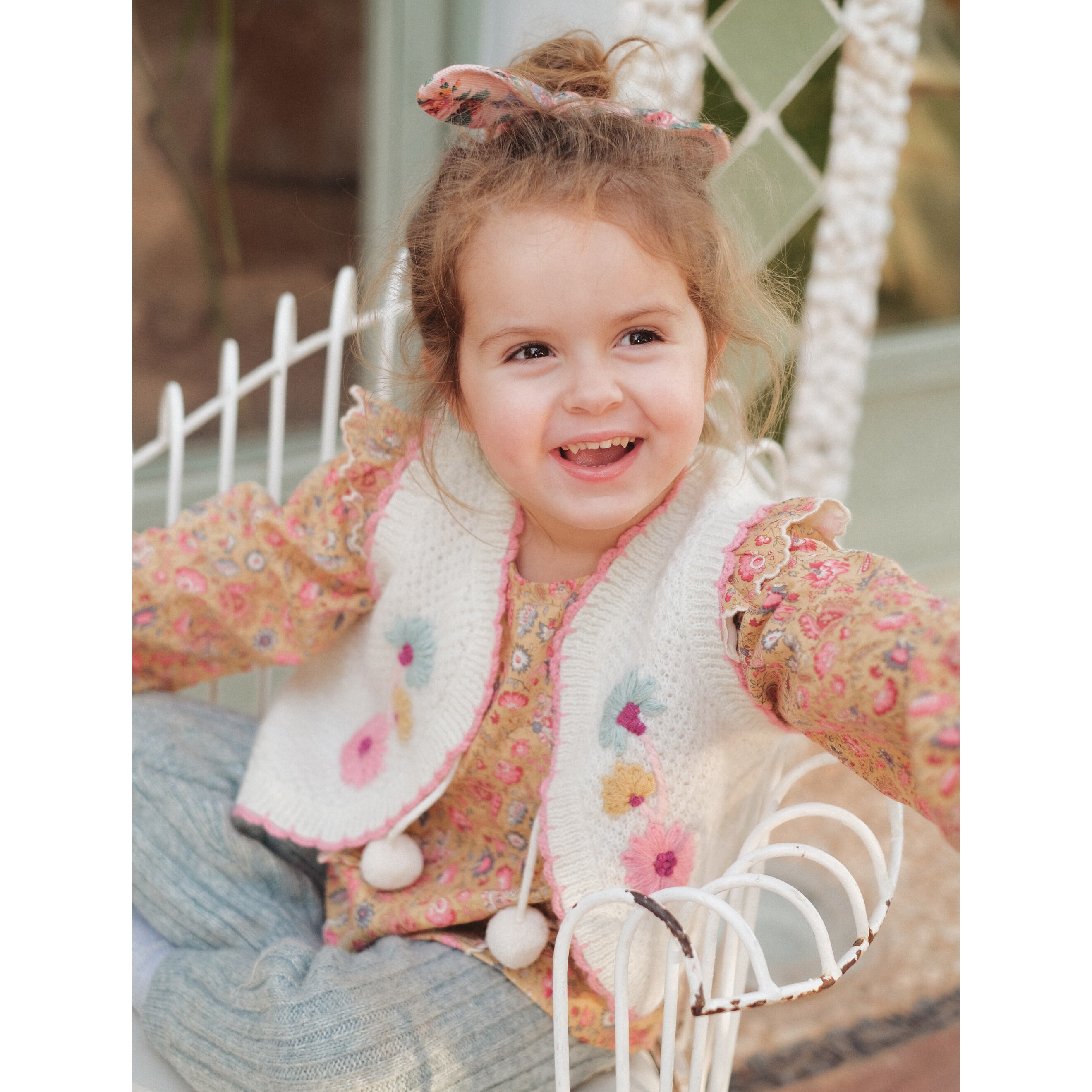 Girls White Embroidered Gilet