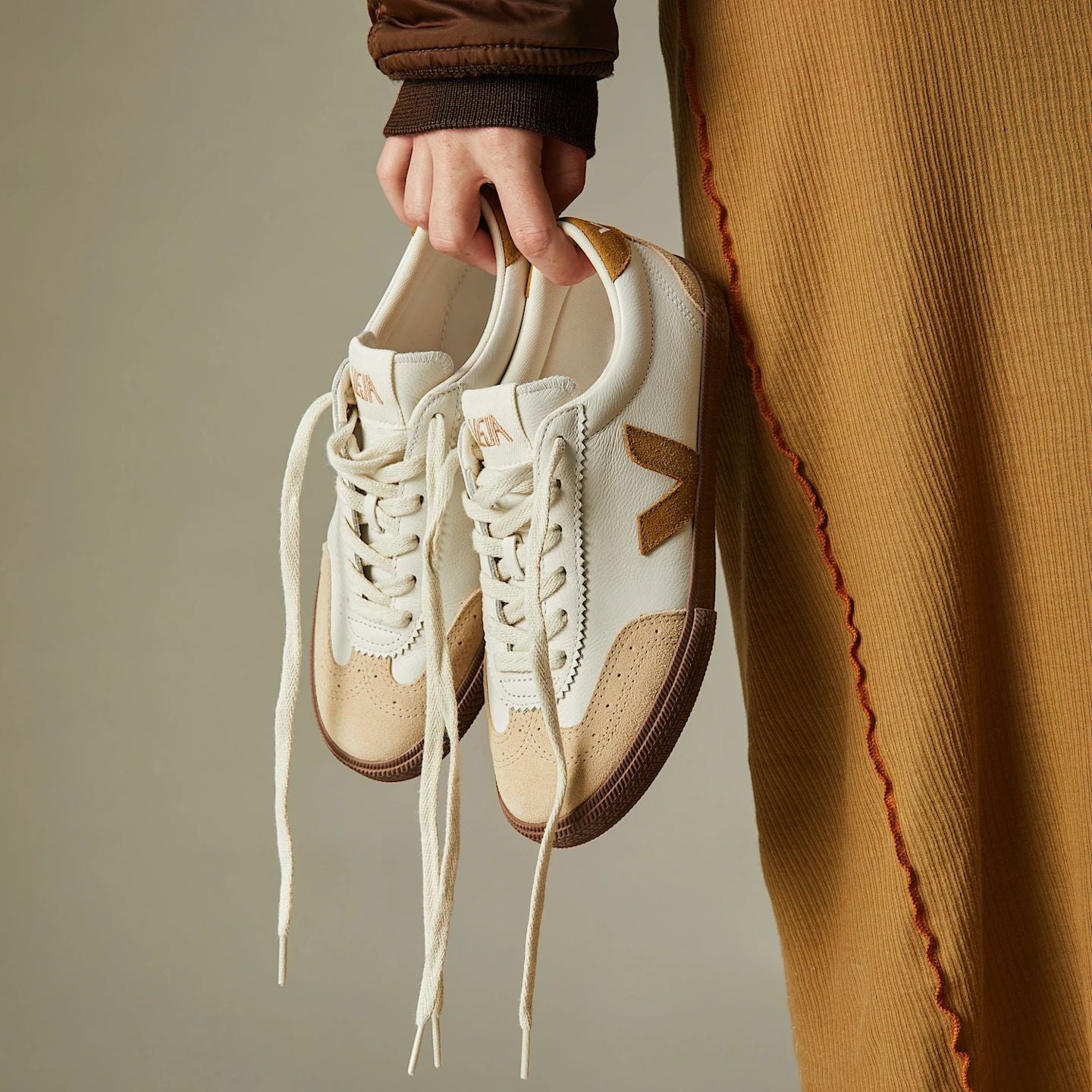 Adult White & Beige "Volley" Shoes