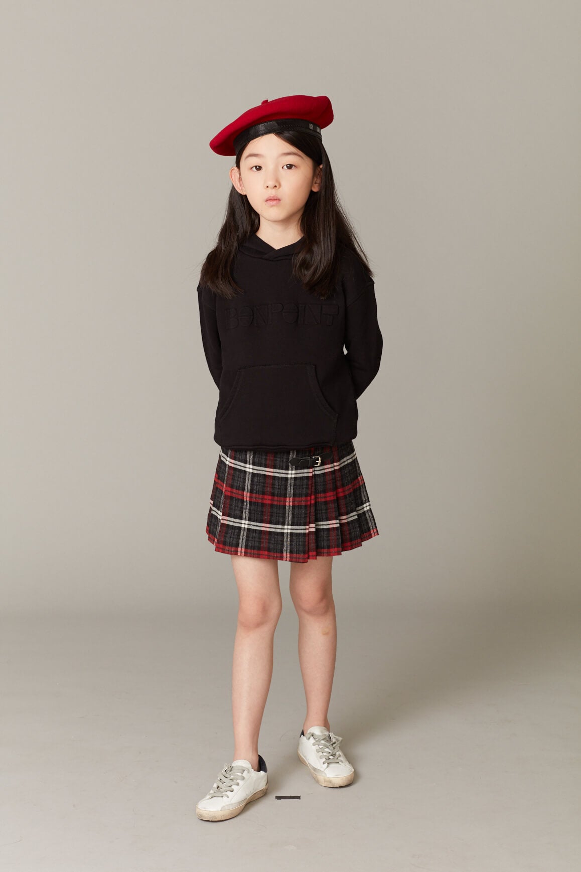 女童黑色连帽卫衣