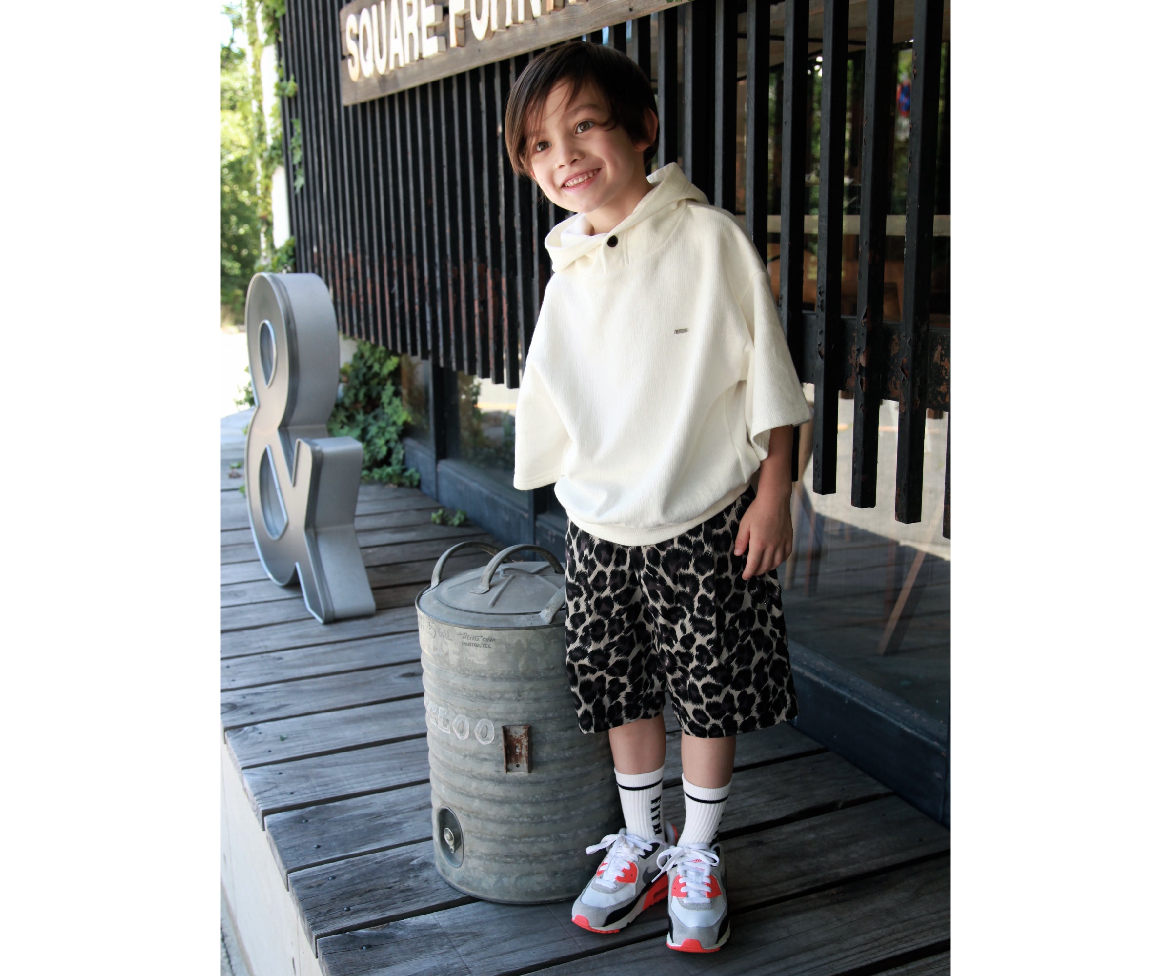 Boy & Girls White Hooded Sweatshirts