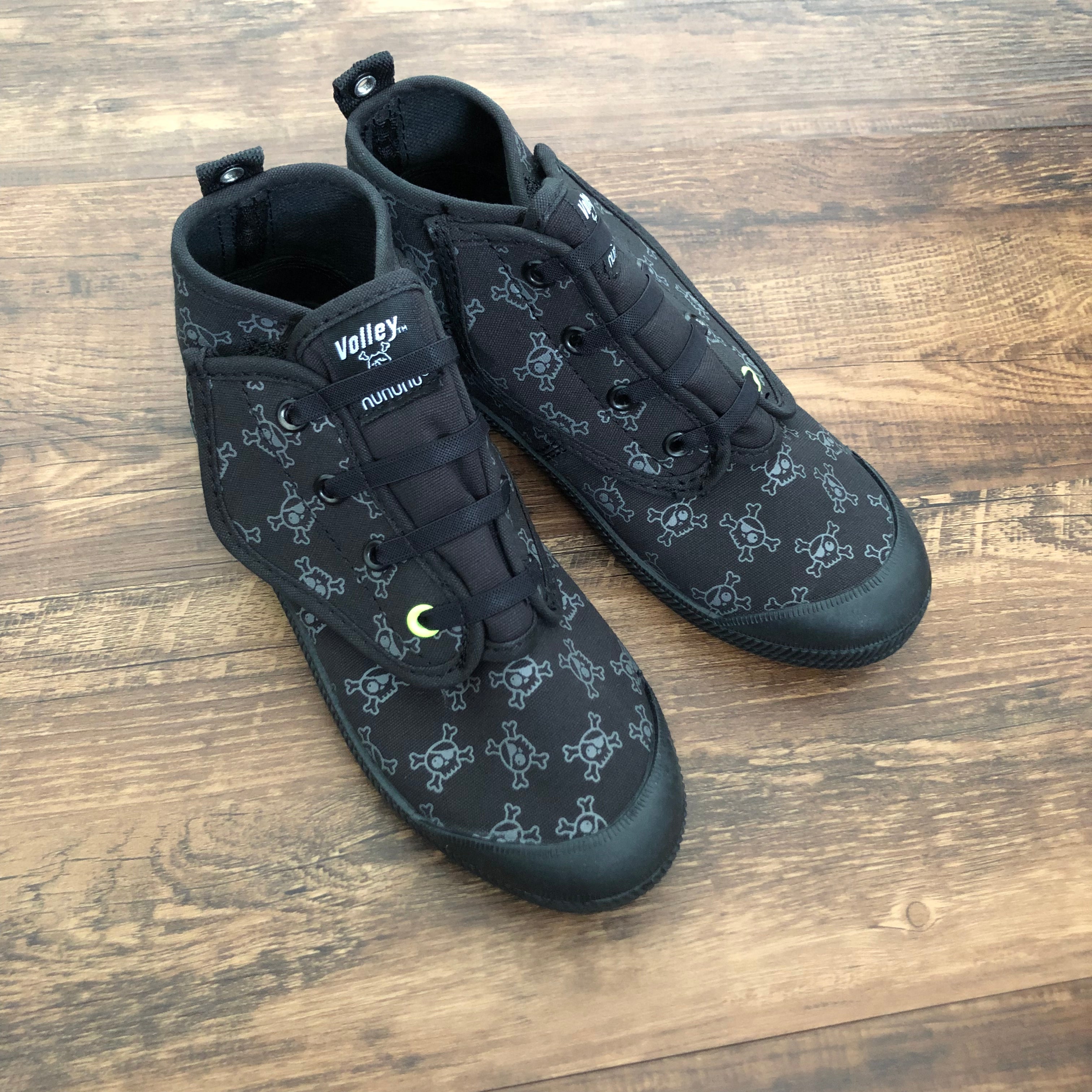 Boys & Girls Black Skull Cotton Shoes