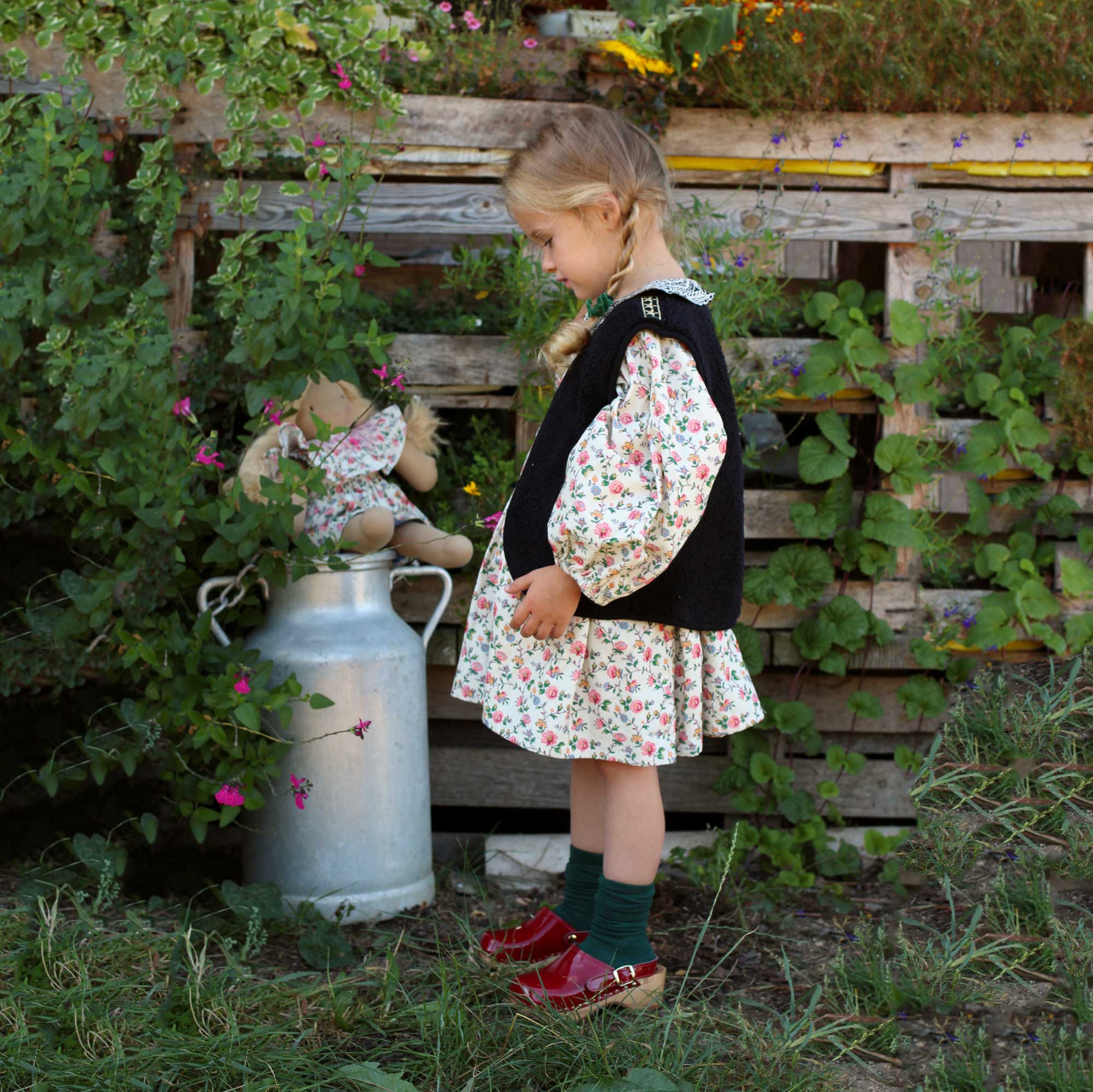 Girls Ivory Flowers Reversible Gilet