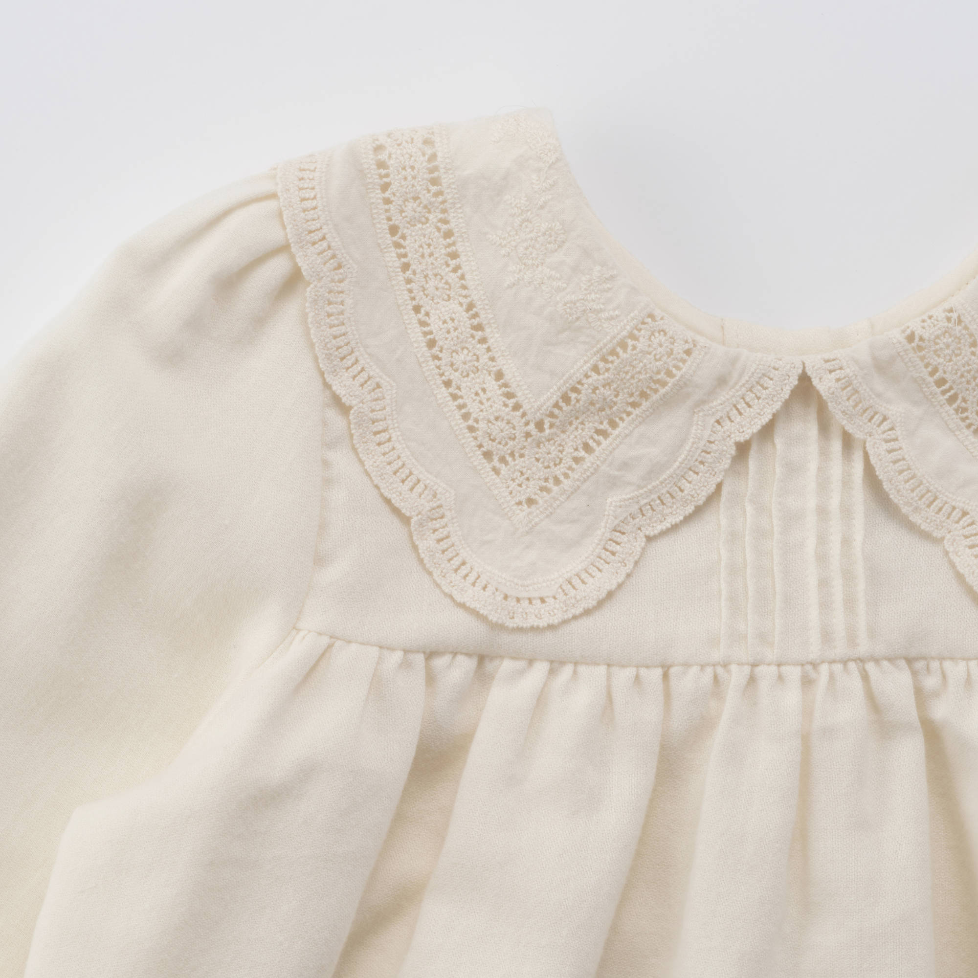 Girls White Lace Collar Cotton Shirt