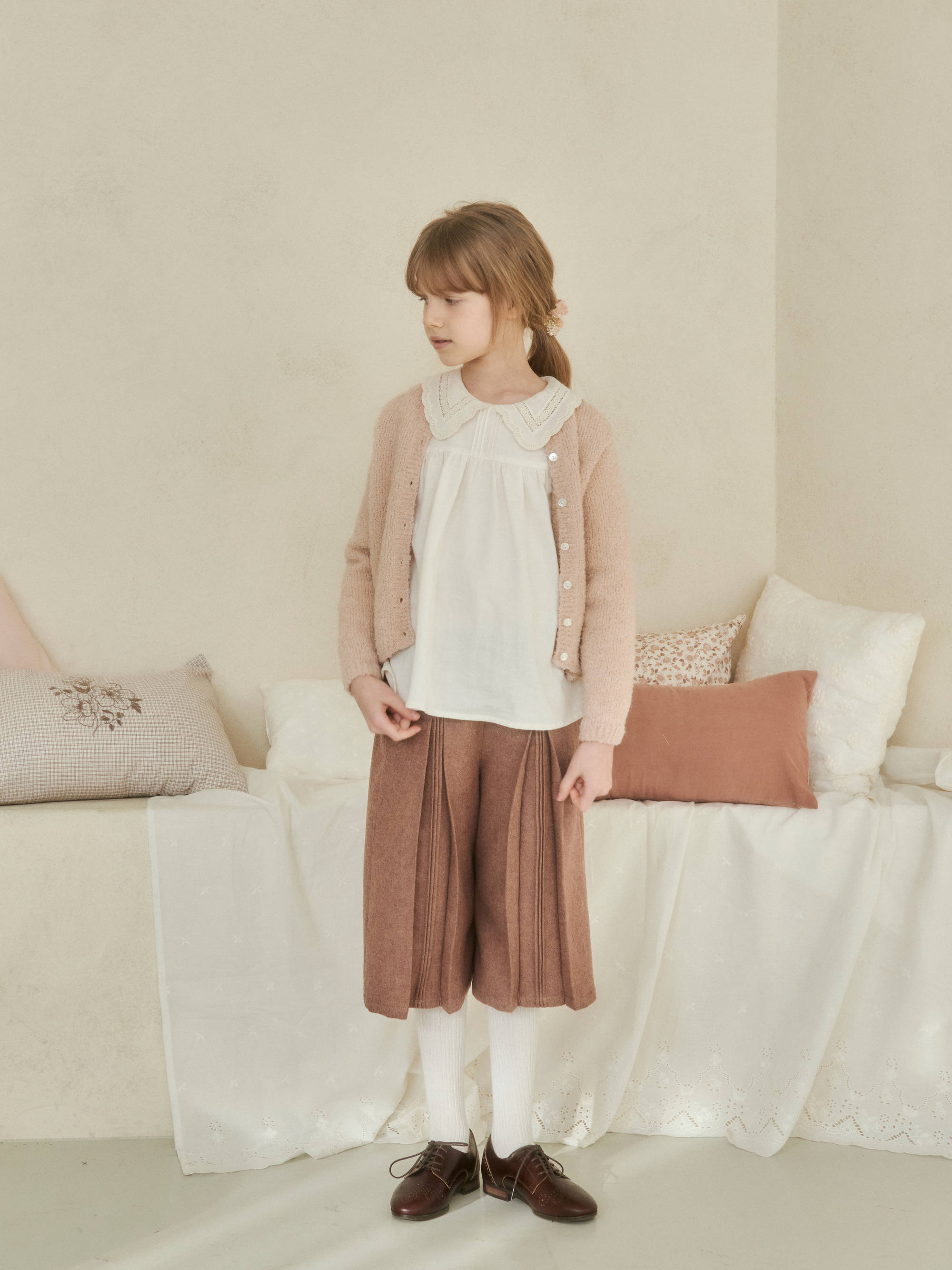 Girls White Lace Collar Cotton Shirt