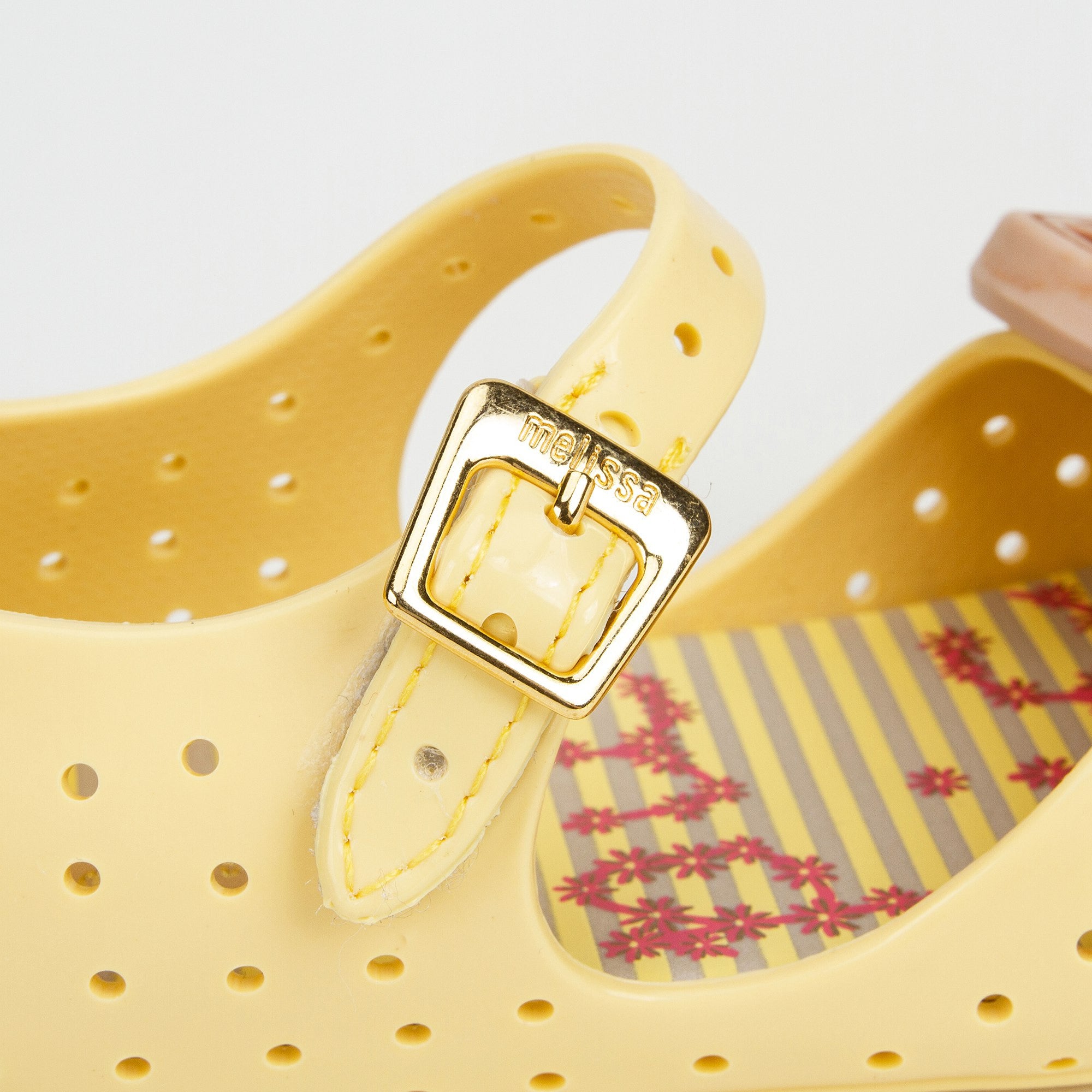 Girls Yellow Heart Jelly Shoes