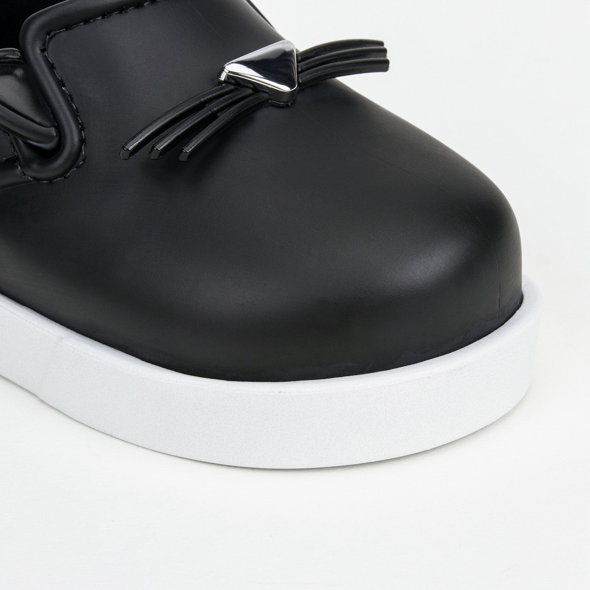 Boys &Girls Black 'Cat' Slip-On Shoes