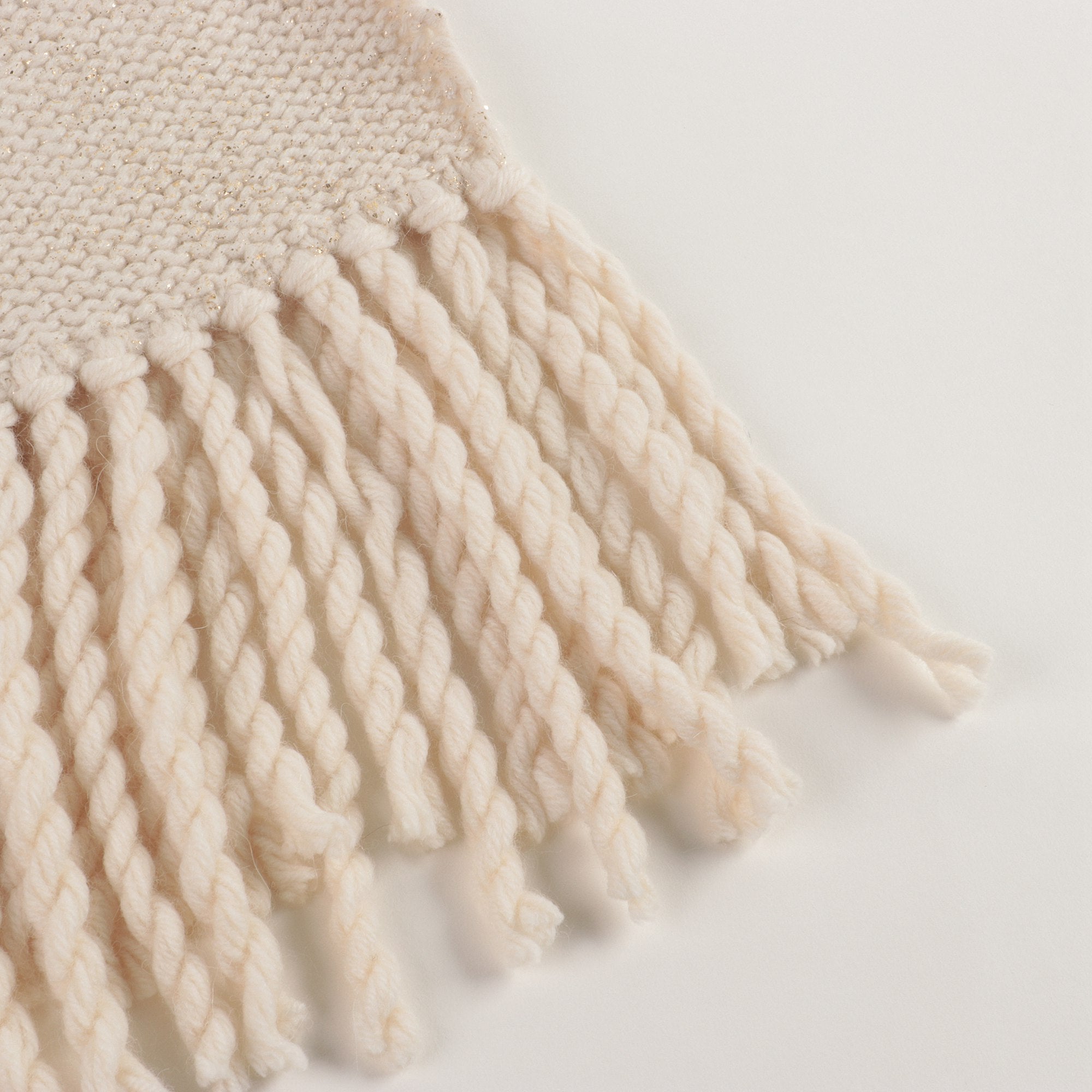 女童米白色围巾