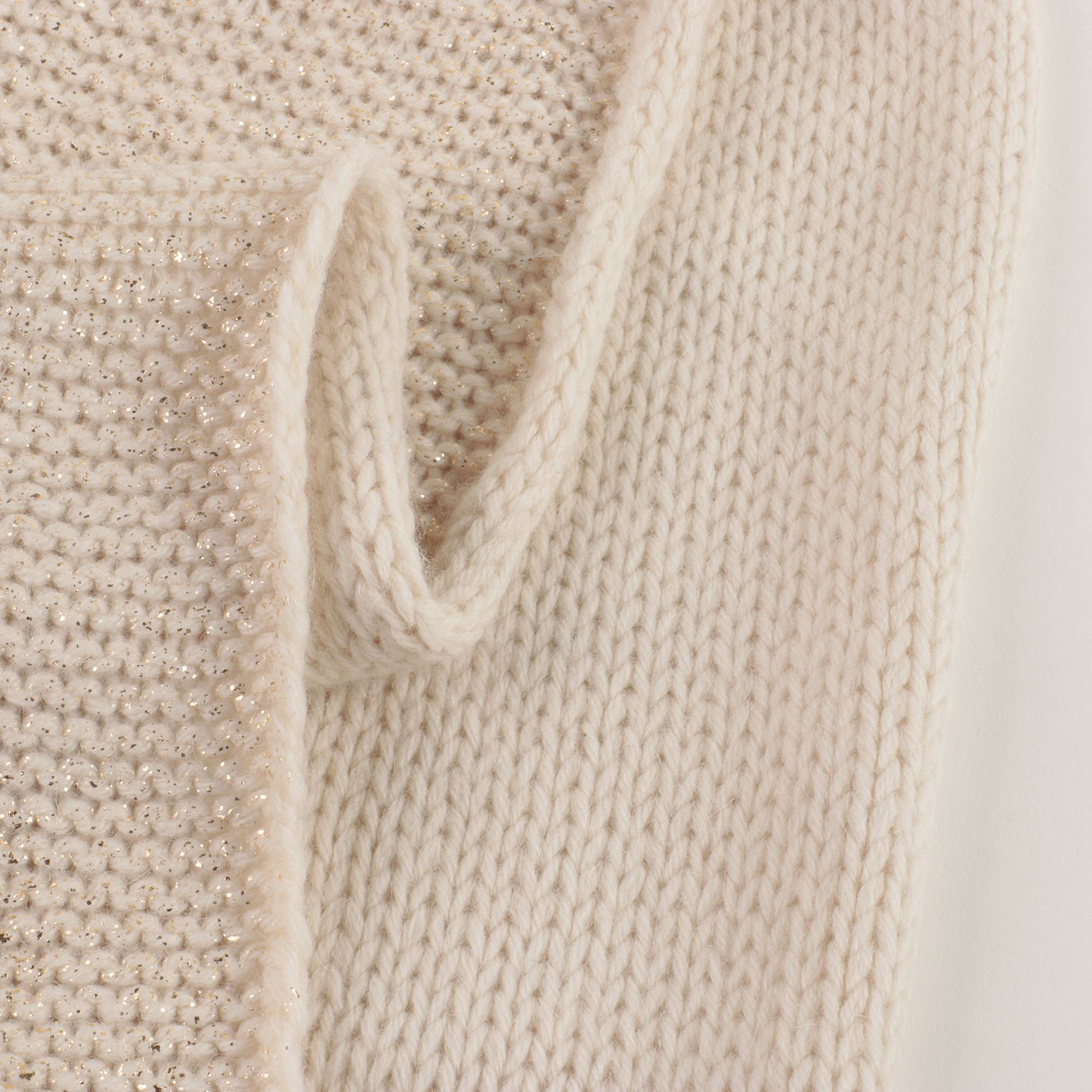 女童米白色围巾