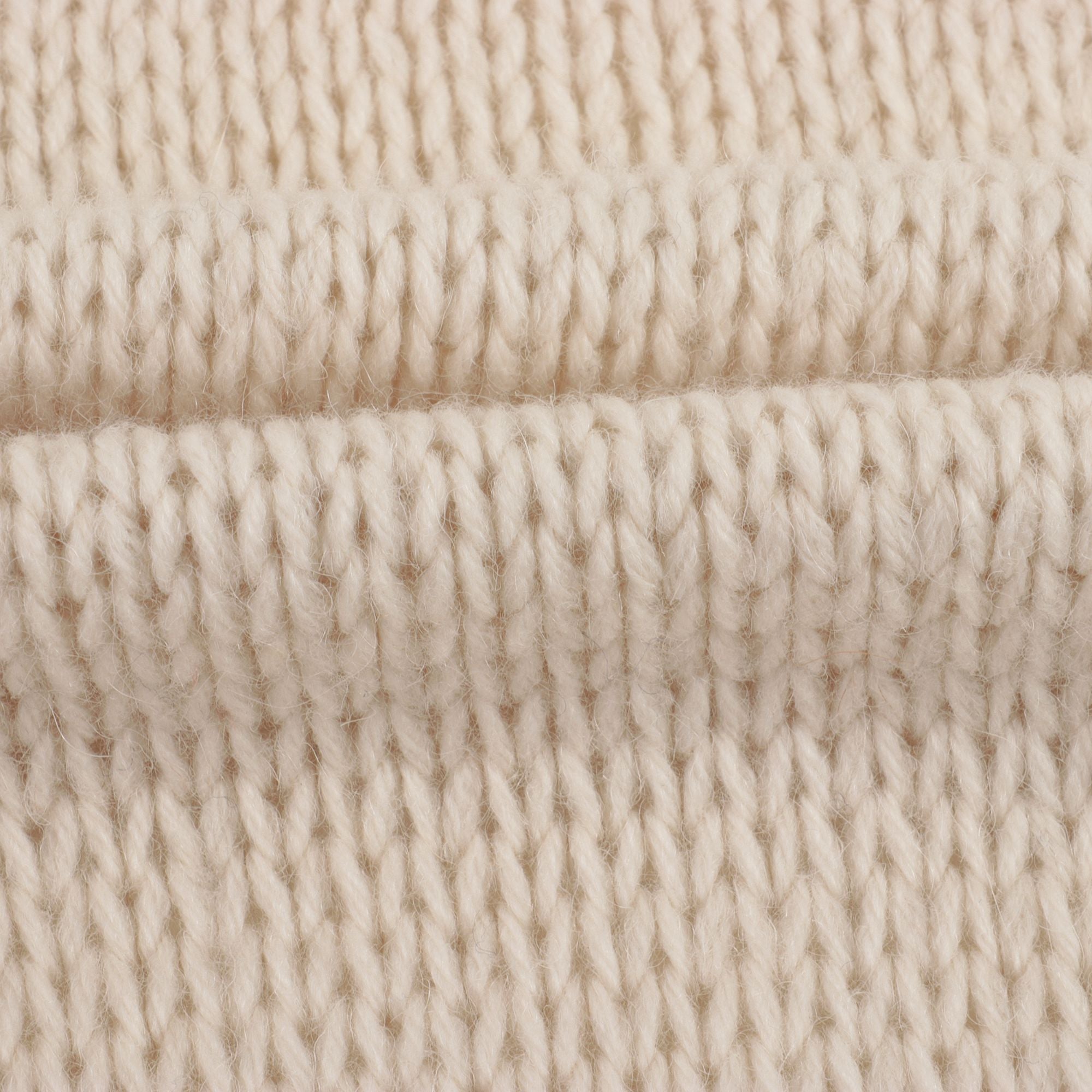 女童米白色围巾