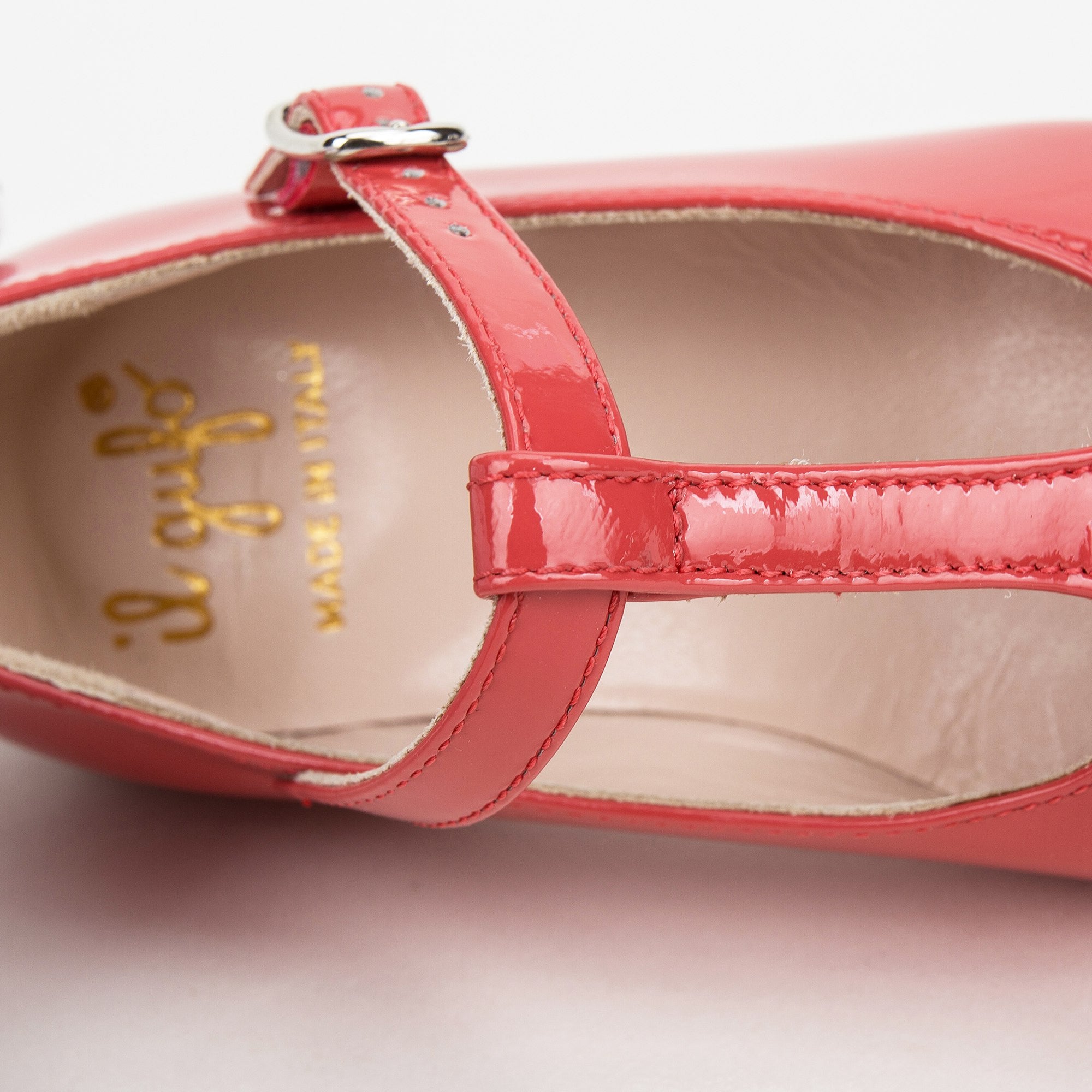 Girls Red Patent Leather T-Bar Shoes With Bow Trims