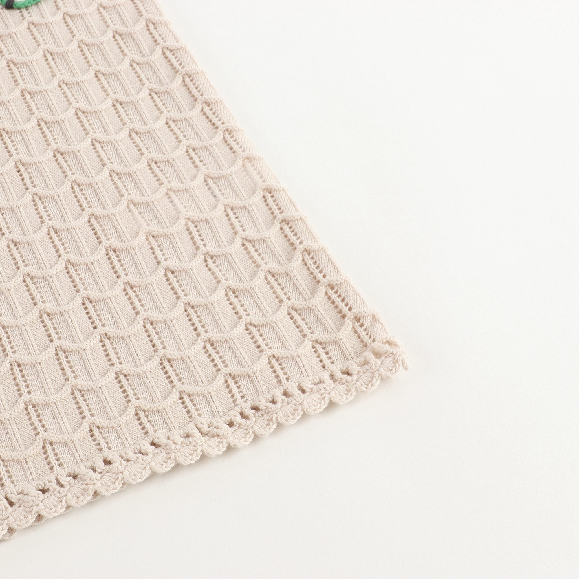 女童米白色针织马甲