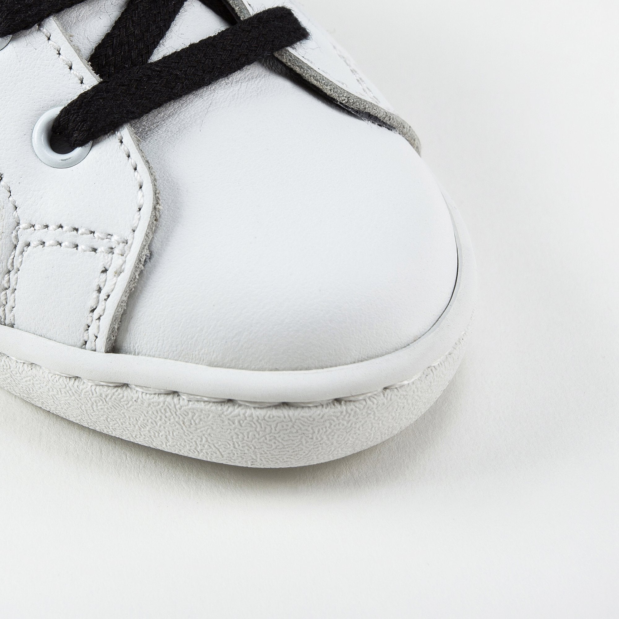 Girls White Leather  “DG"  Shoes