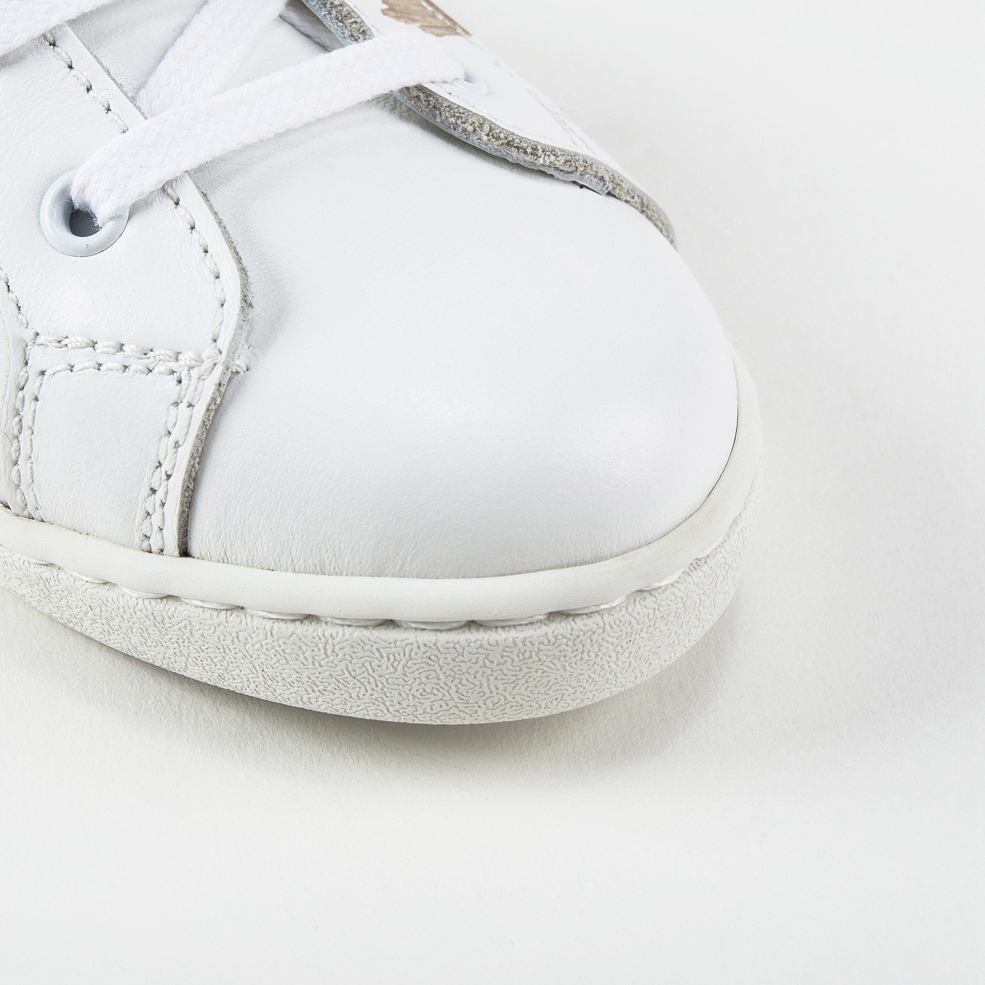 Girls White Leather Whit  Logo Shoes