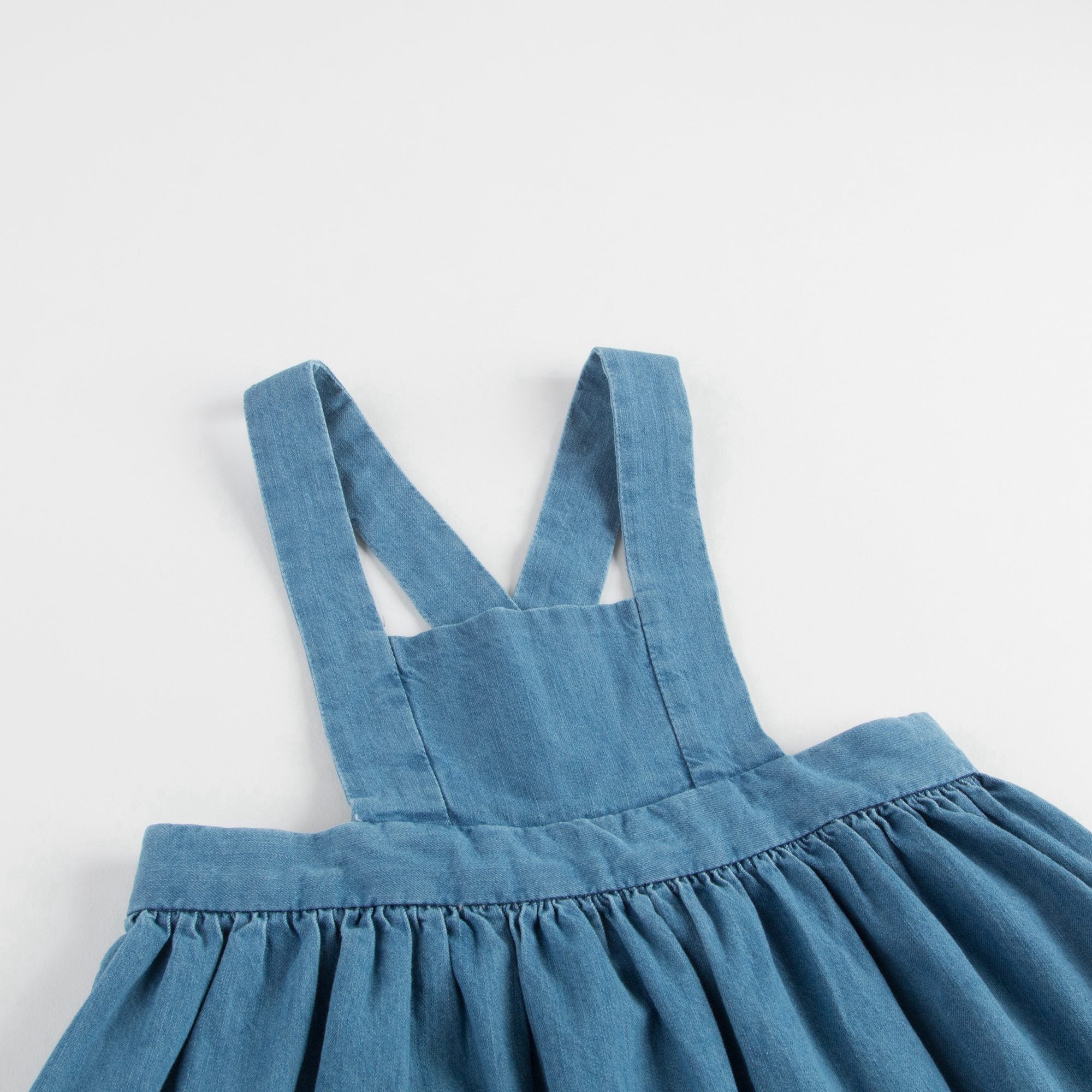 女大童牛仔背带裙