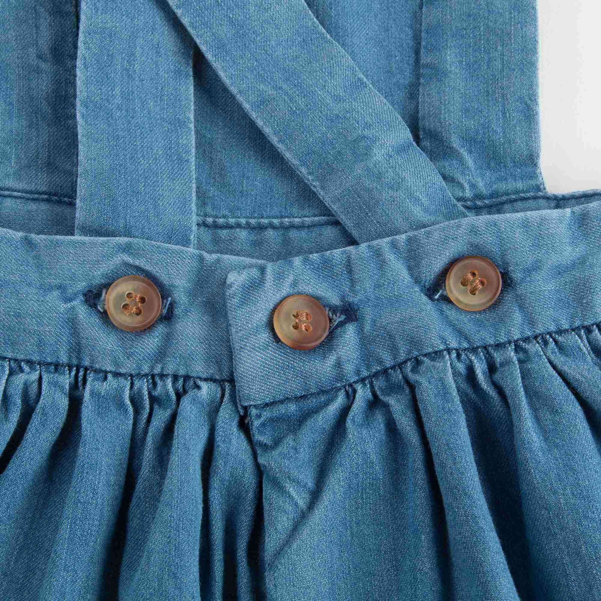 女大童牛仔背带裙