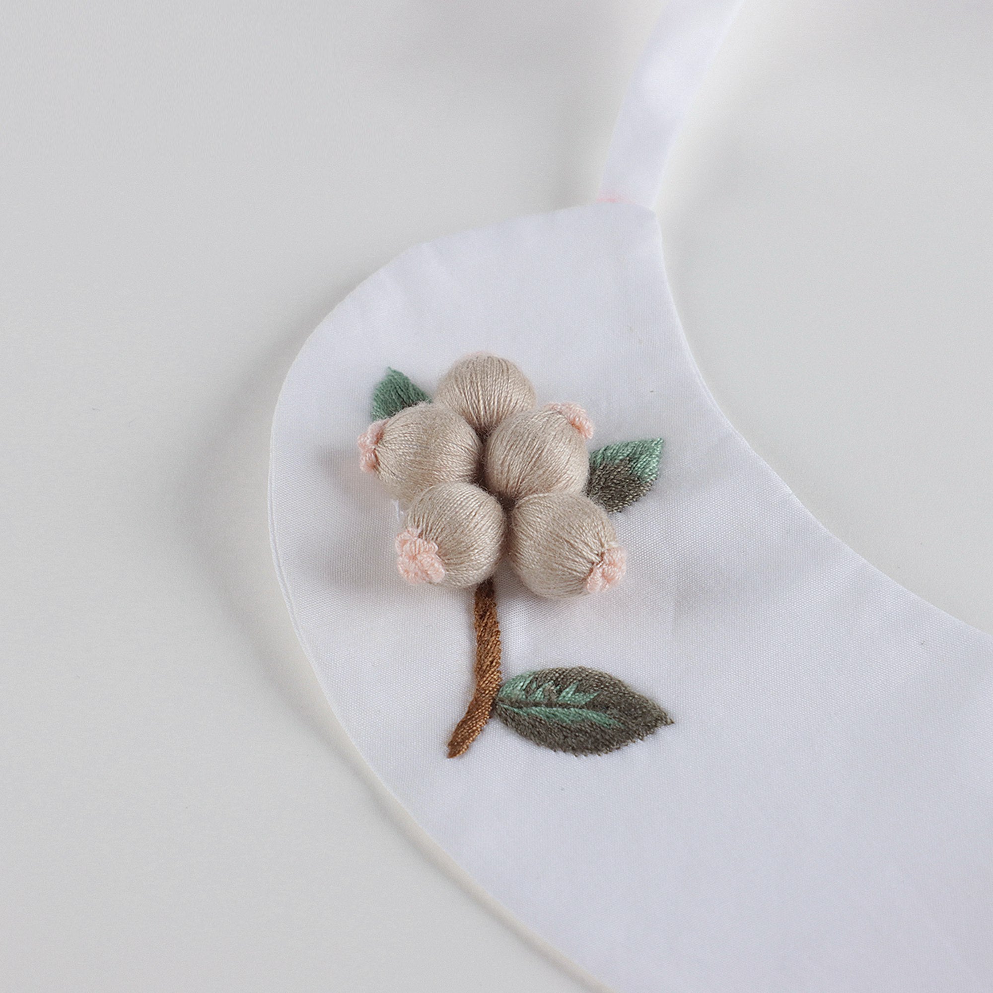 Girls White Embroidered Detachable Collar