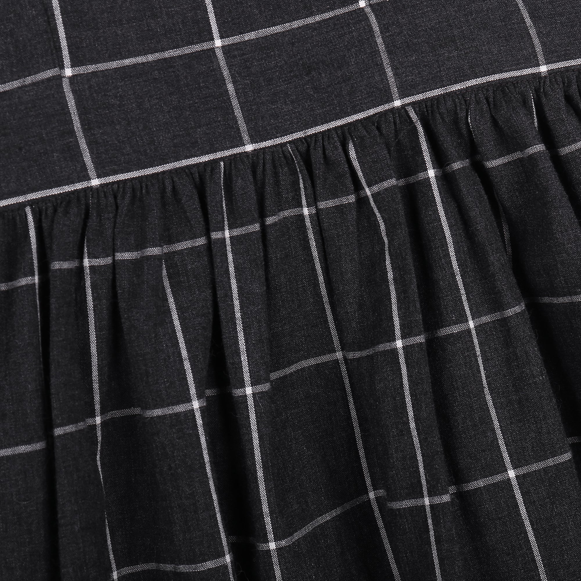 女大童黑色格子背带裙