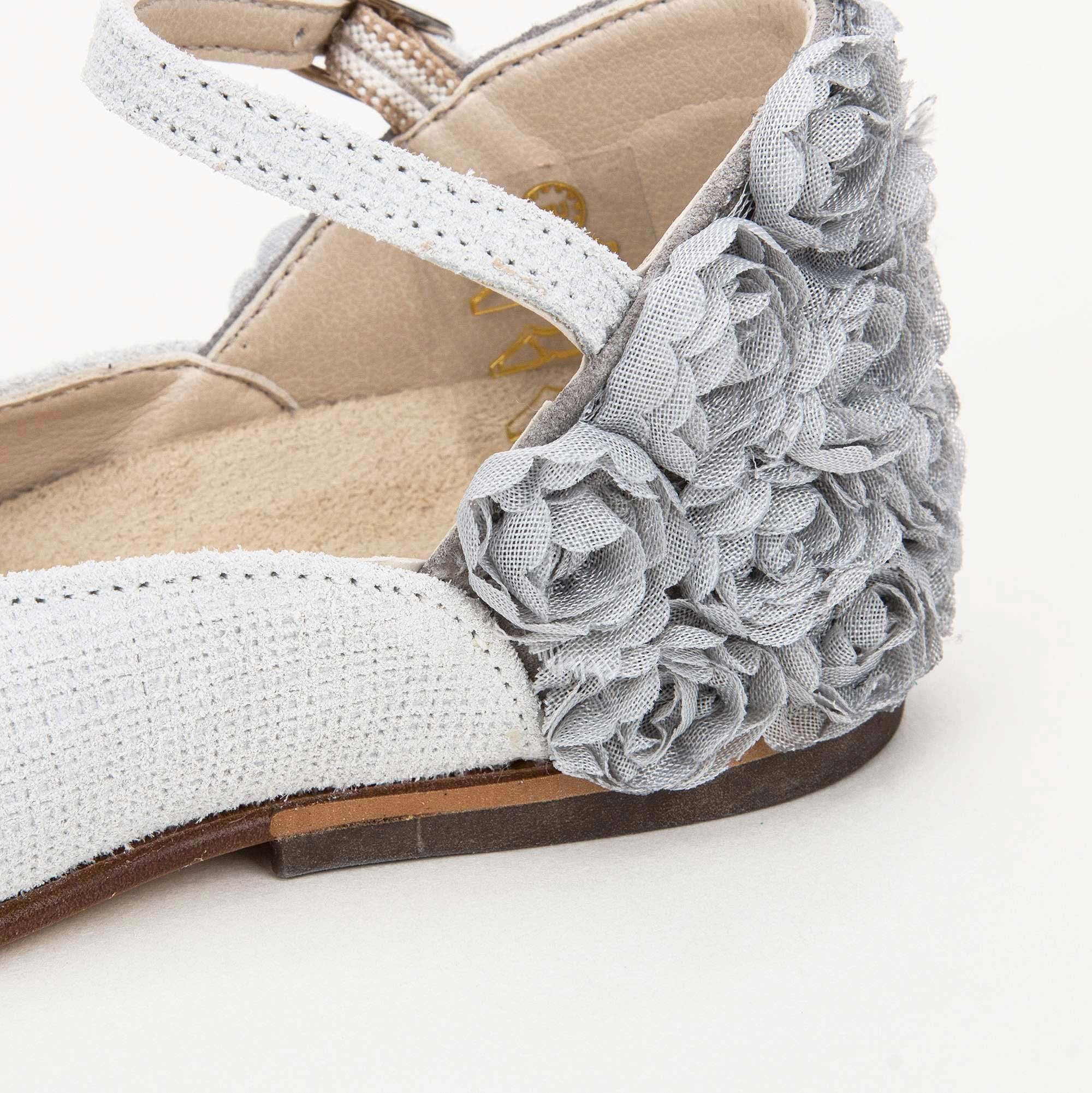 Girls Grey Chiffon Flowers Embellished Heel Leather Ballerinas