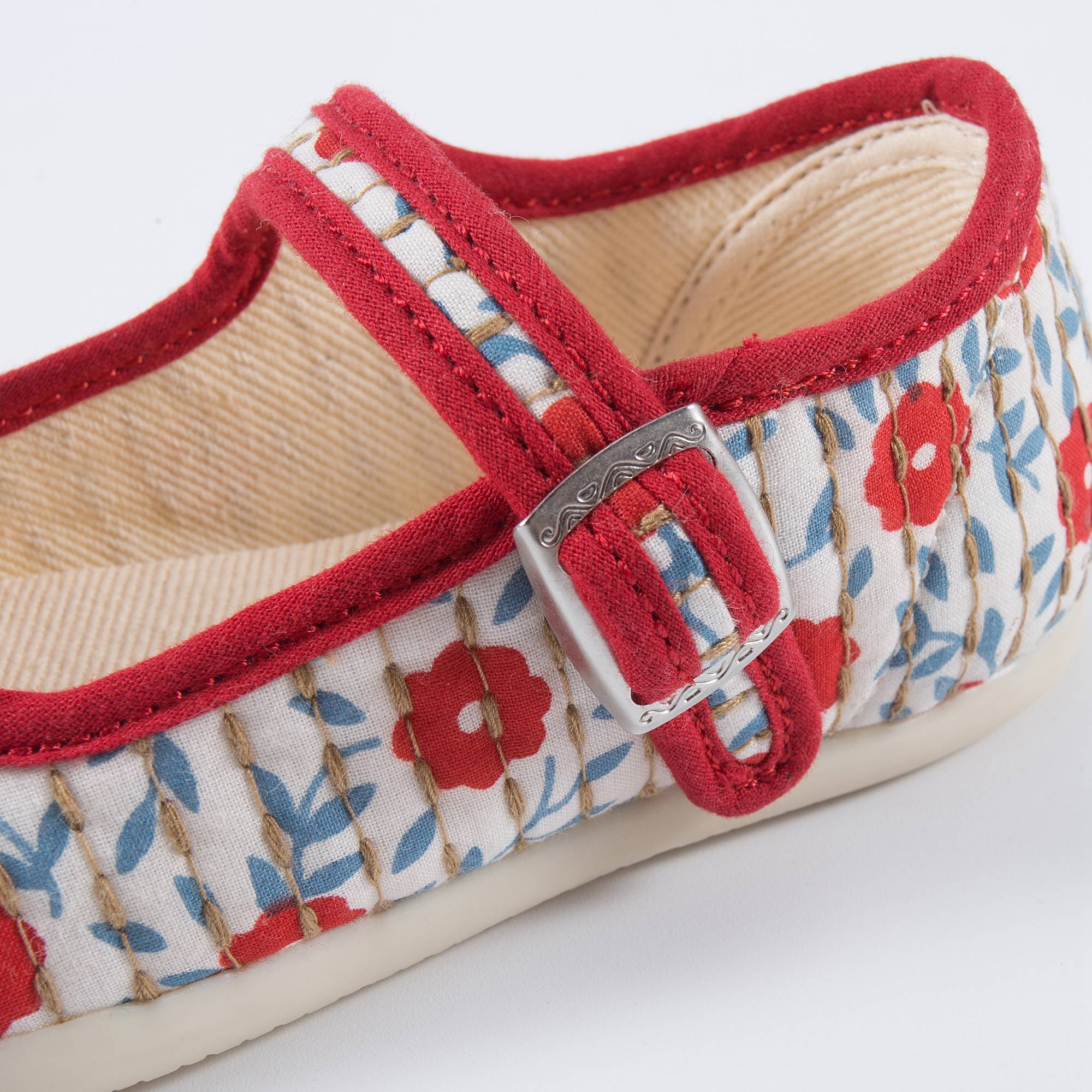 Girls Red Embroidery Cotton Shoes
