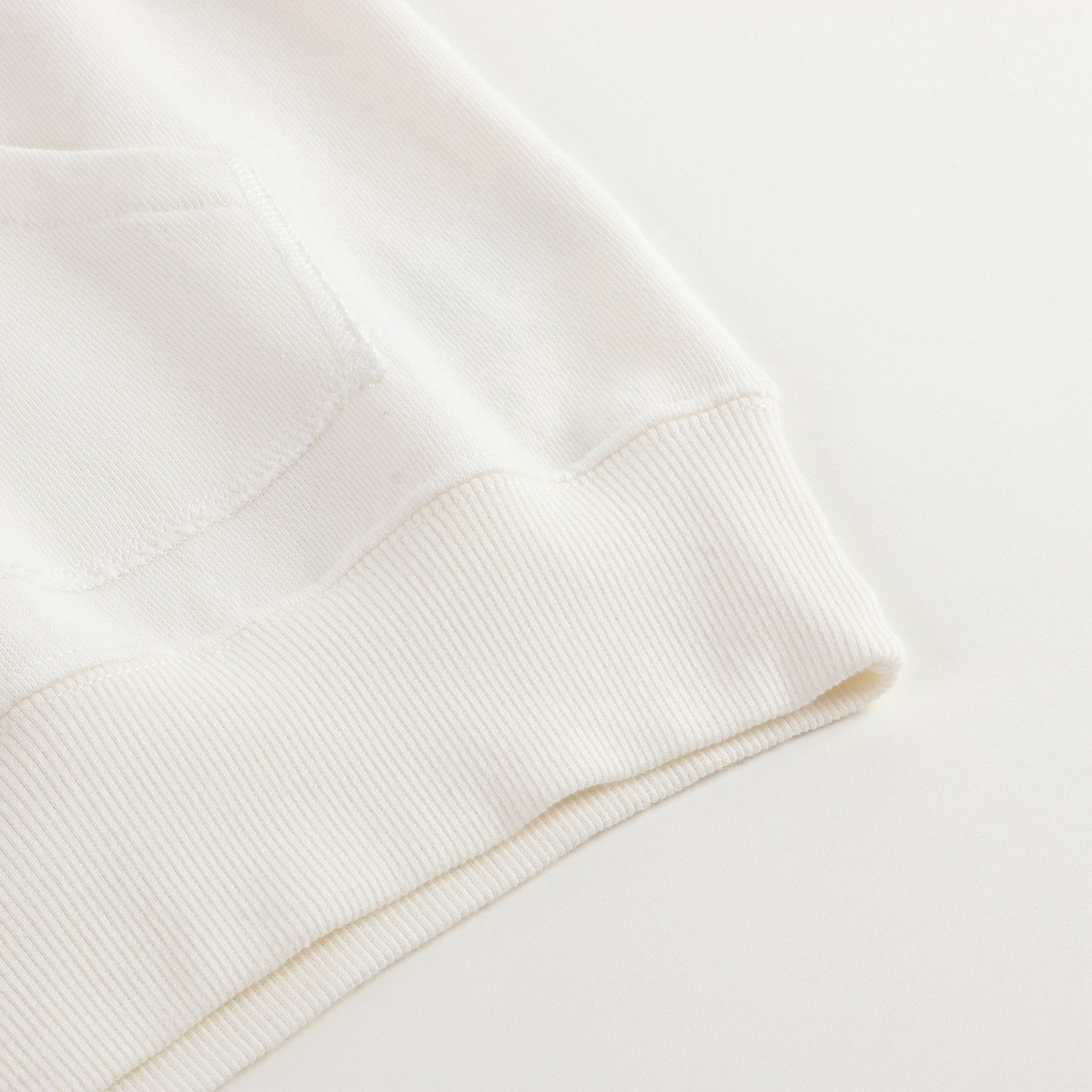 女童白色连帽卫衣