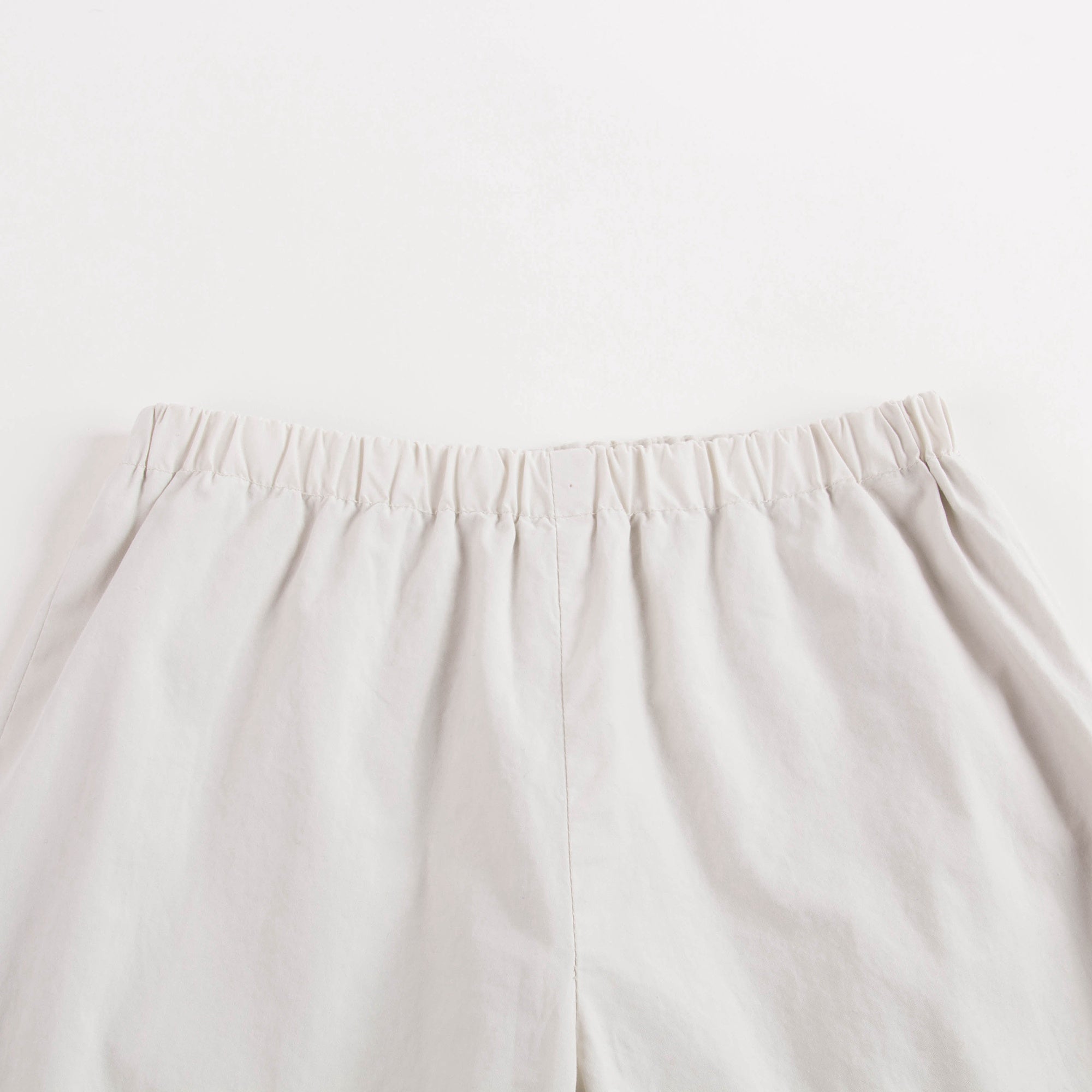 女小童米白色裤子