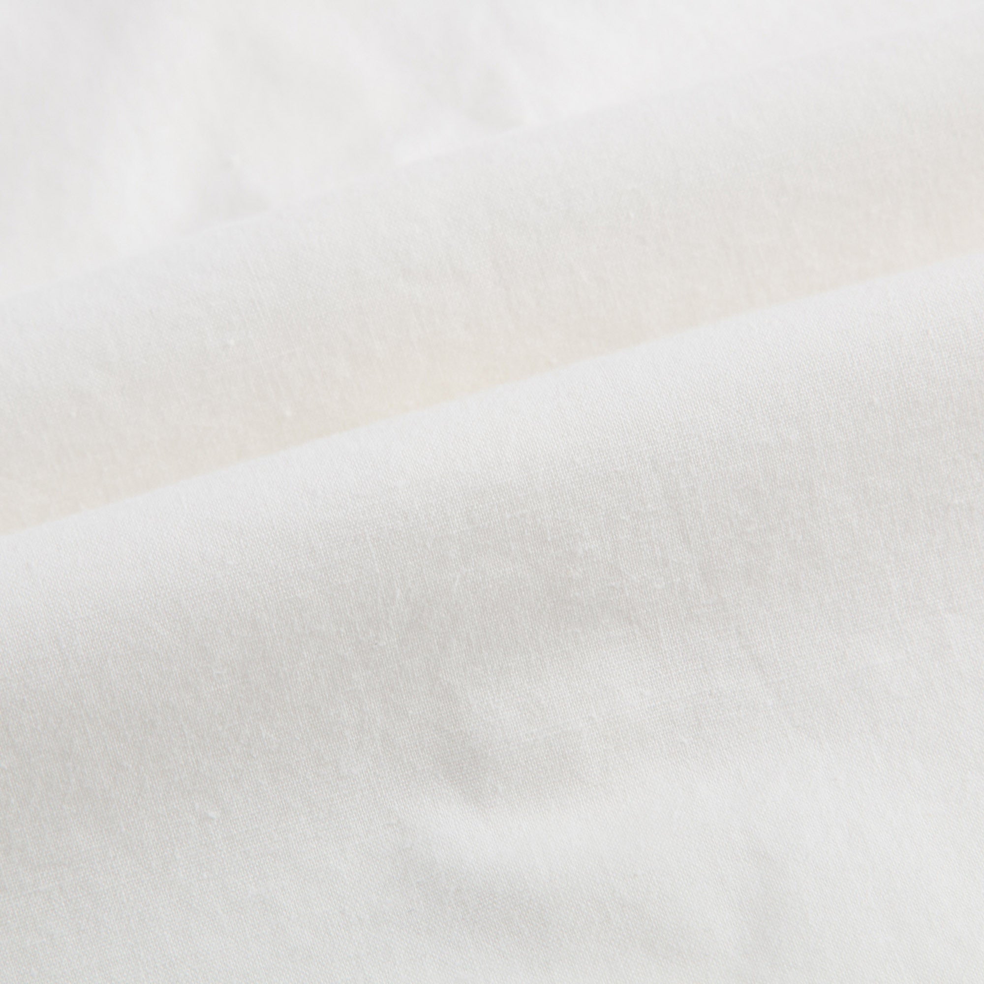 女大童白色蕾丝边衬衫