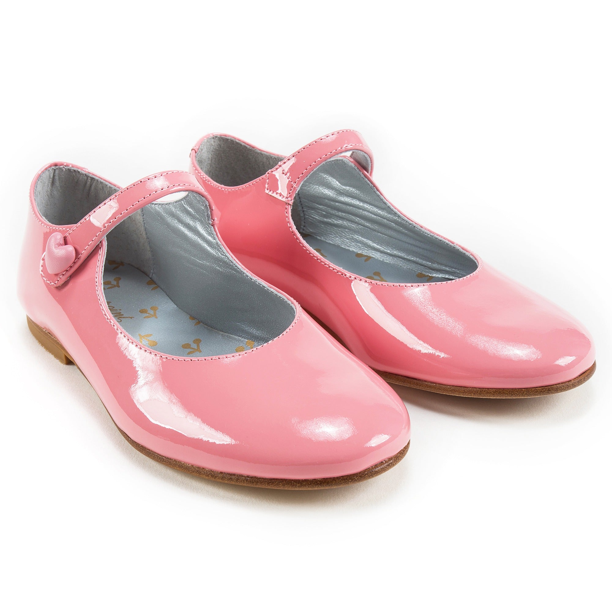 女童粉色皮鞋