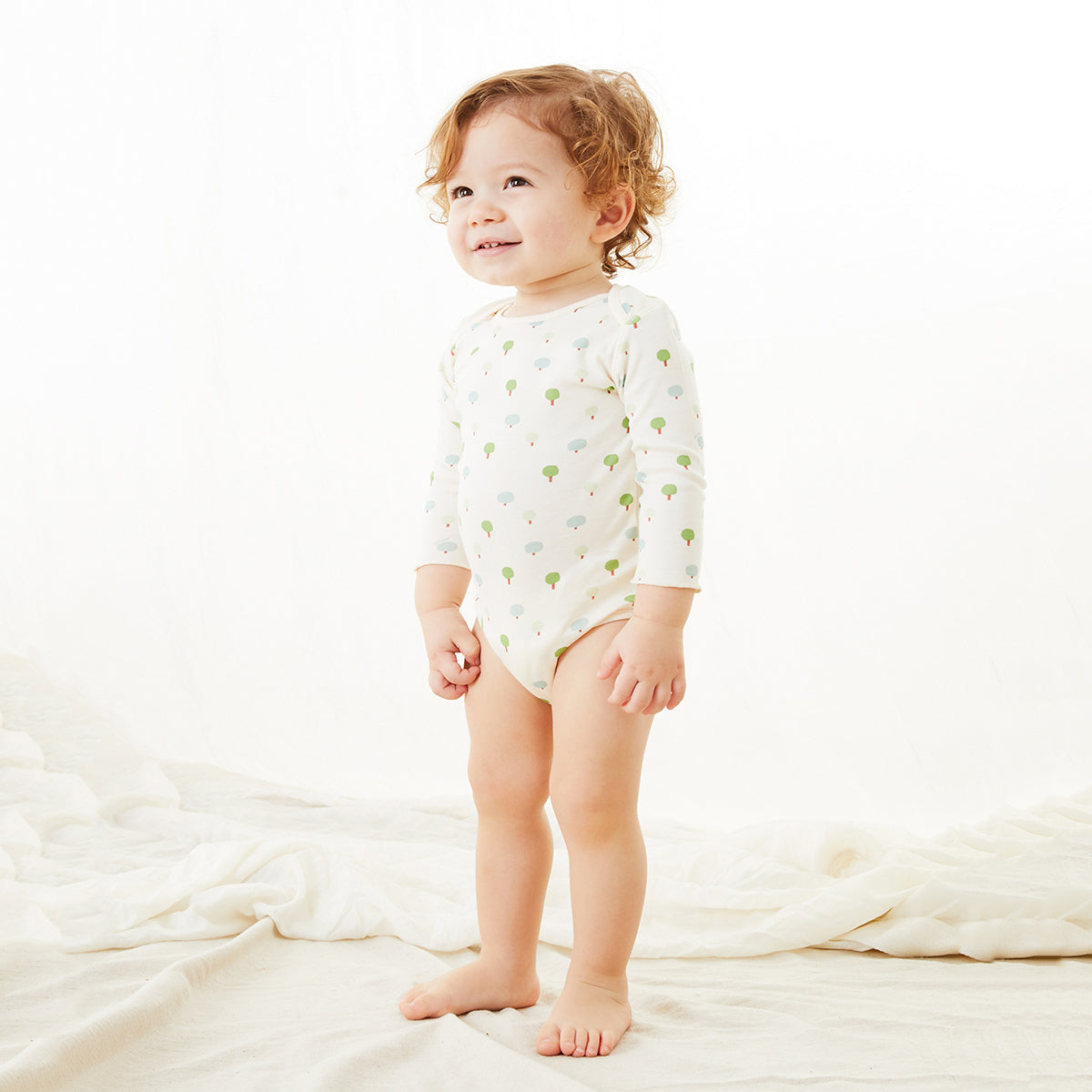 Baby Boys & Girls White Printed Cotton Babysuit