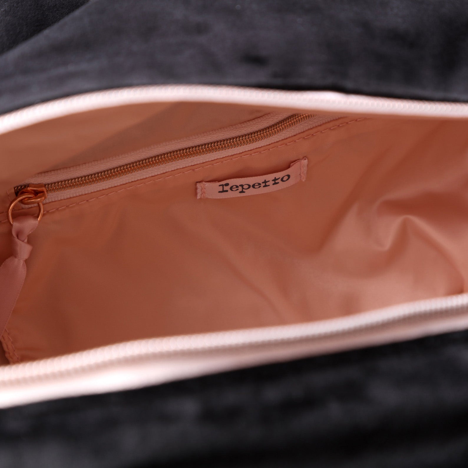 Girls Black Logo Ballet Bag(L码）